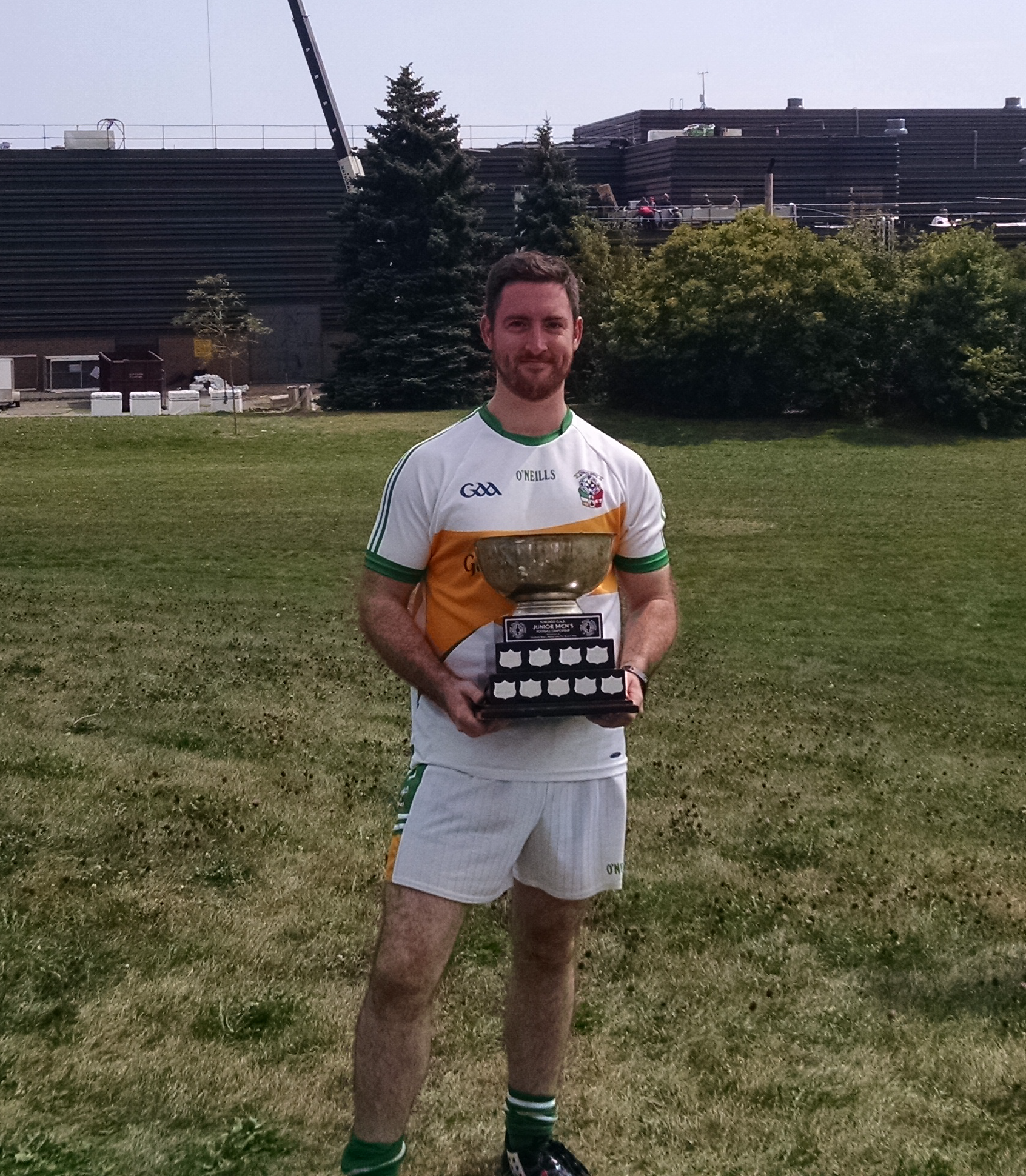 Toronto Gaels 2015 Intermediate Champions KB.png