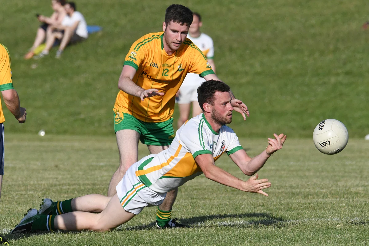 intermediate-men-toronto-gaels-vs-st-vincent-june-11-2016-21_27535146552_o.jpg