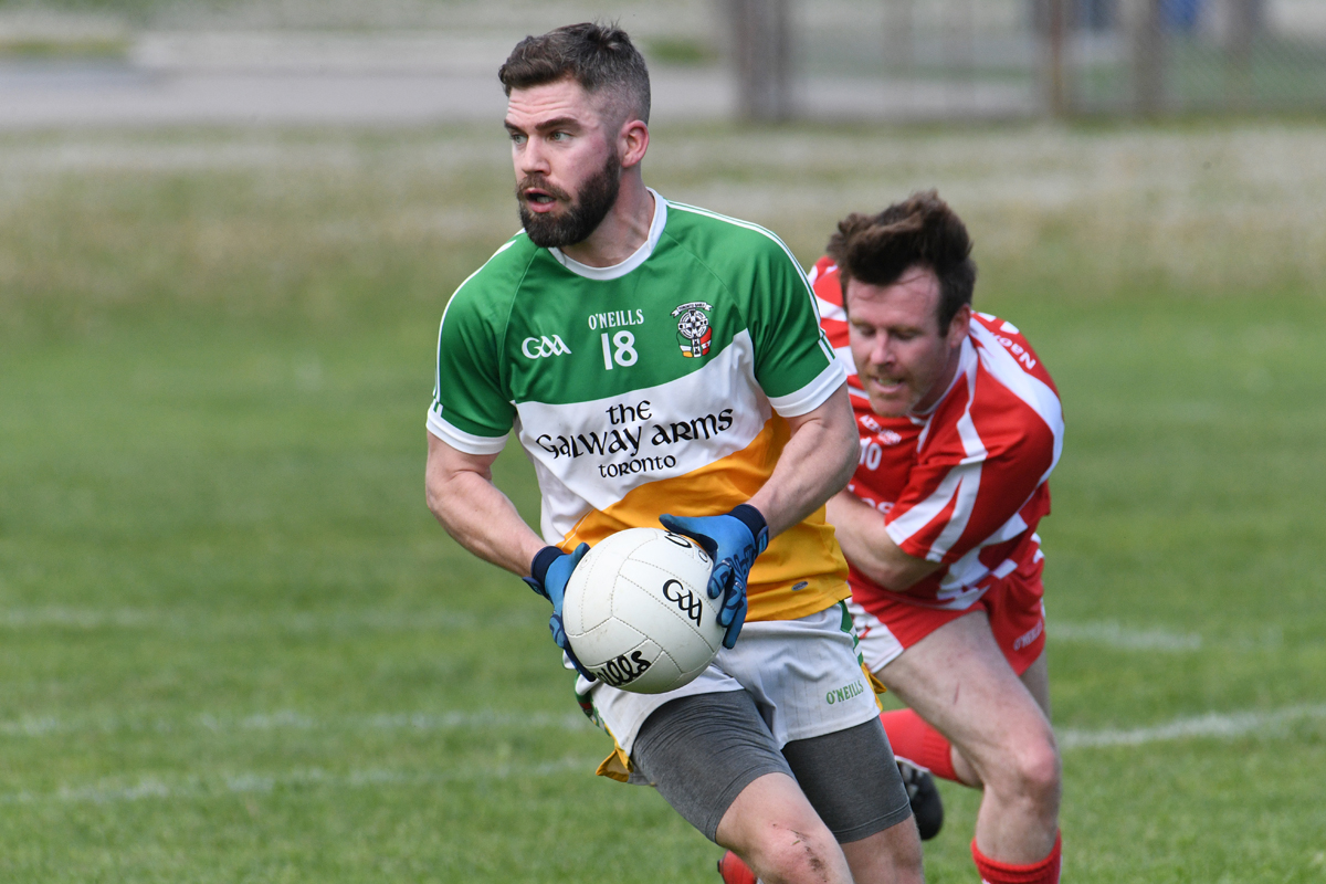 2017-senior-mens-toronto-gaels-vs-st-pats-may-27-33_34917524896_o.jpg
