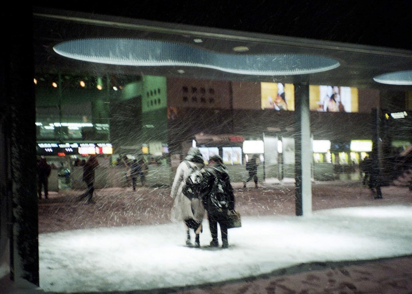 Snow storm,
Kyoto Station this time last year. ❄️ 
.
.
.

#filmfridgemag #filmleaders #thefilmstead #filmwave #restorefrombackup #seasonedfilm #kodakfilm #filmphotogram #aboxofgrain #thedaily35mm #shootfilmmag #hotspotmag #magazine35mm #filmallover #