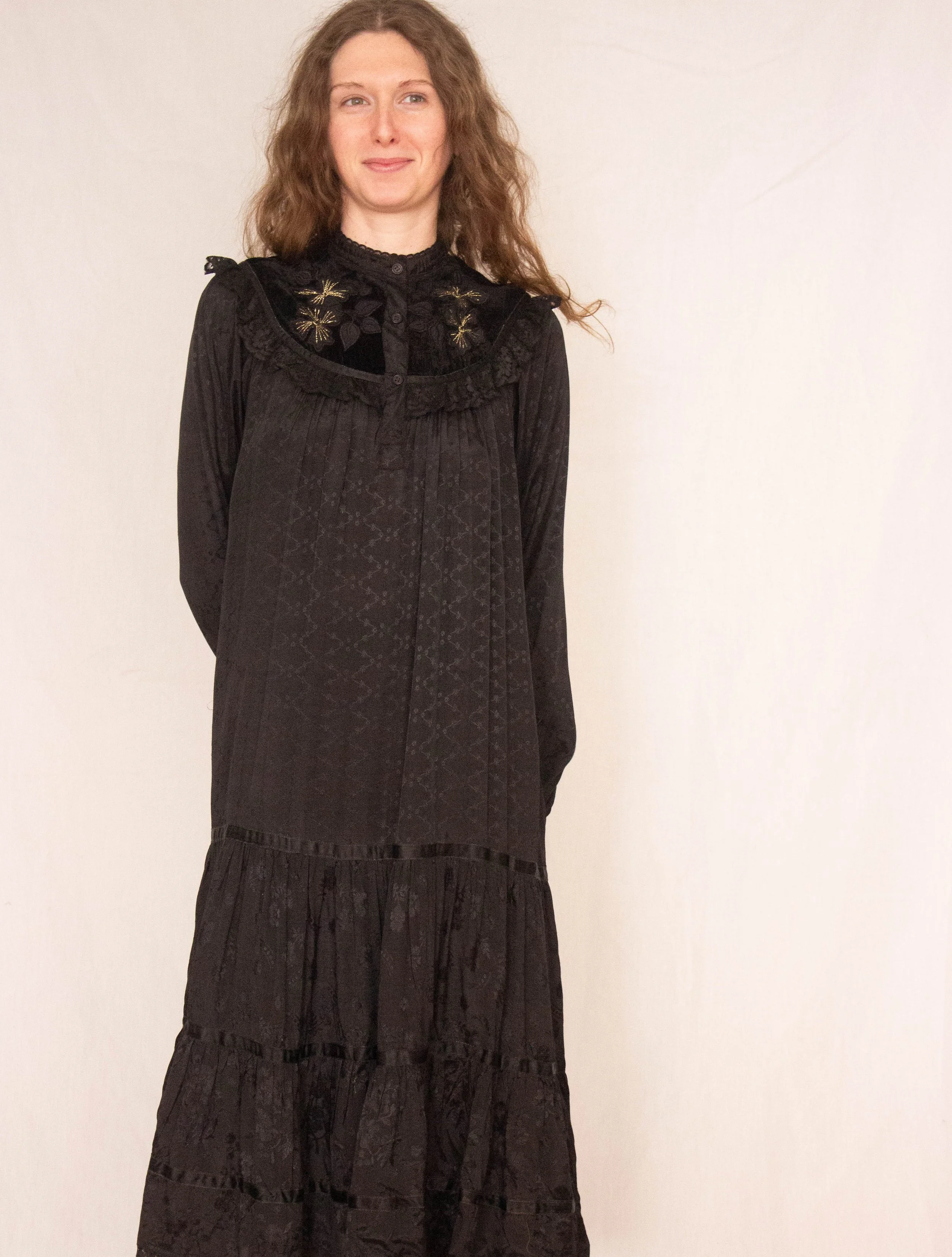 indian gold embroidered dress (3 of 8).jpg