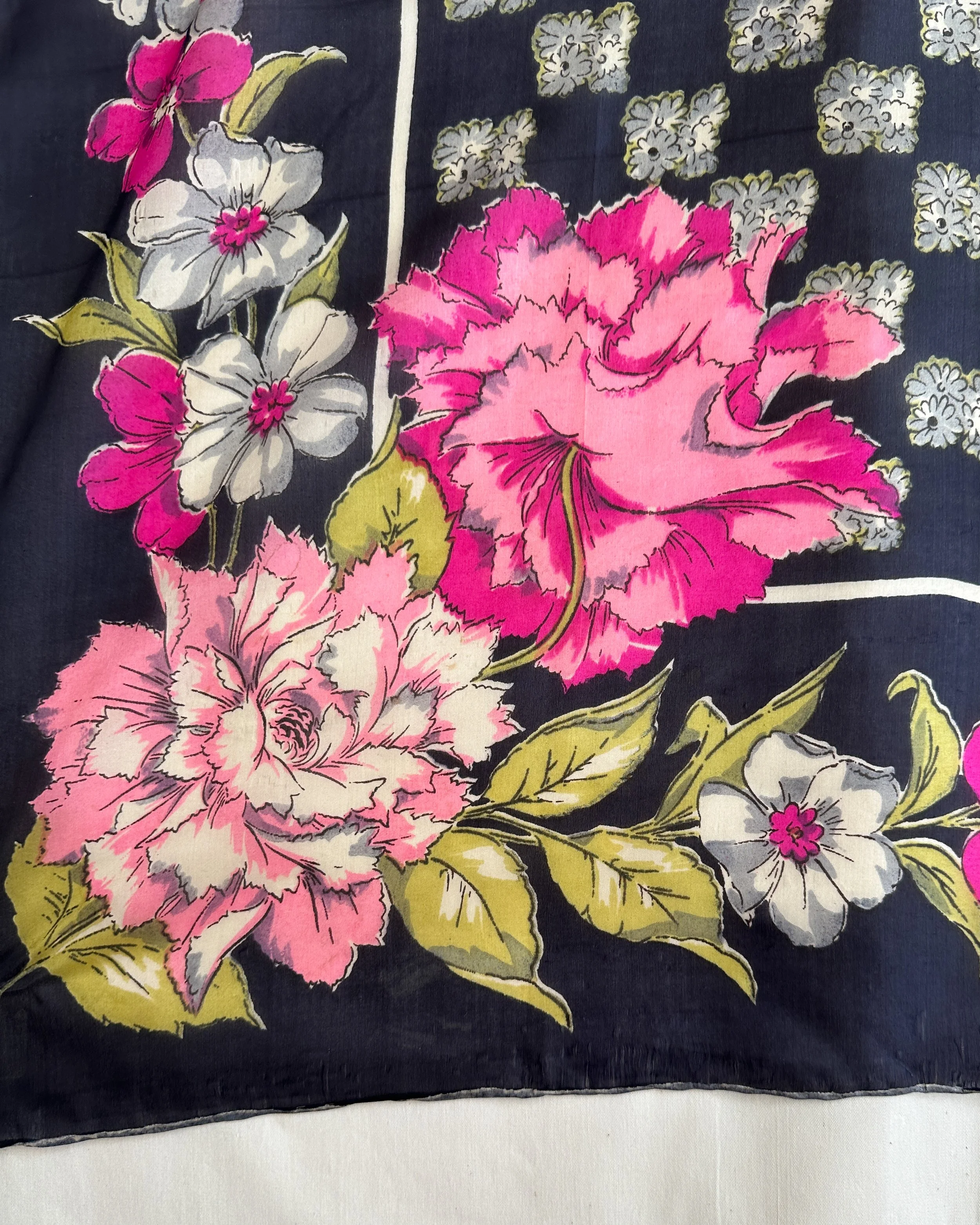 silk scarves (22 of 53).jpg