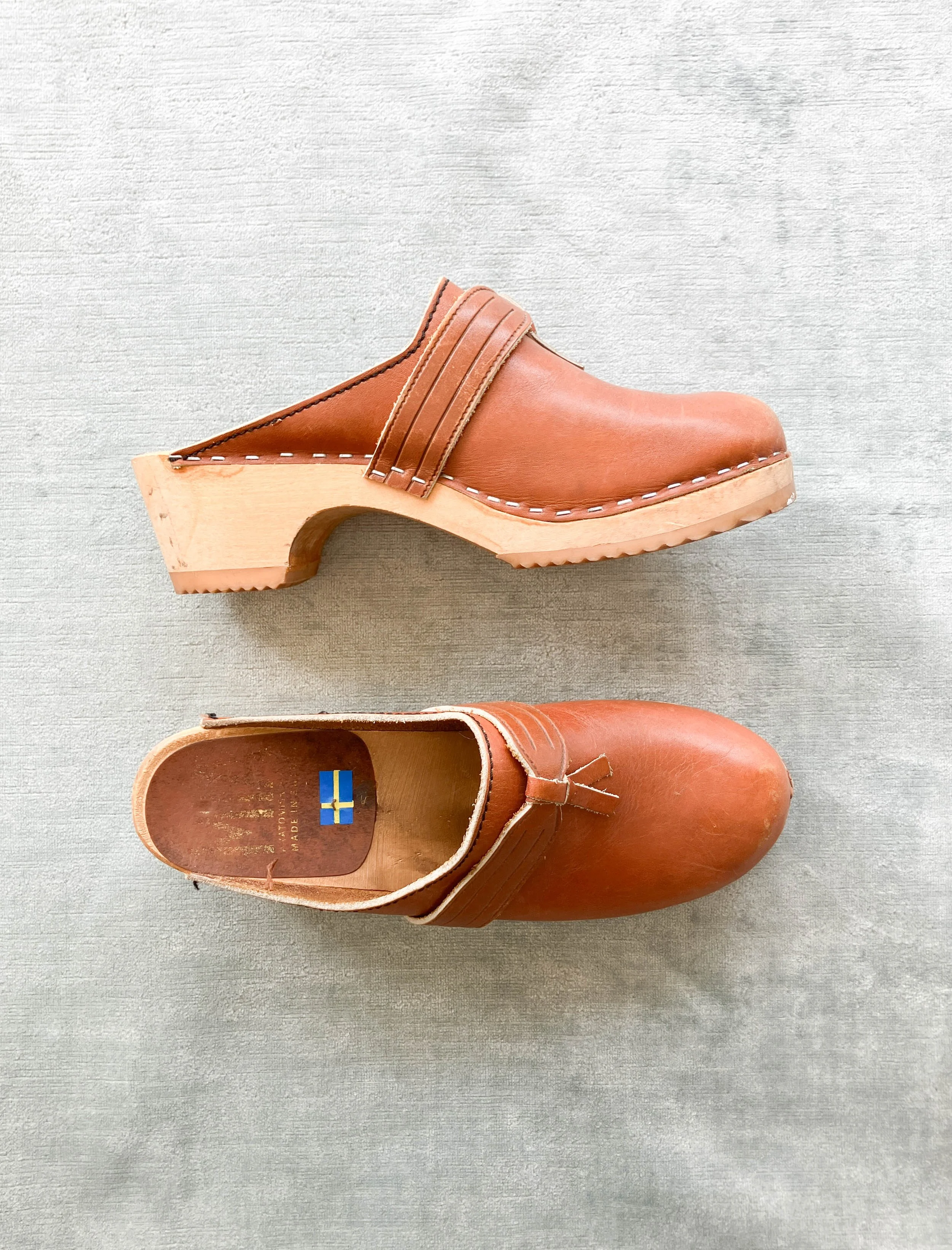 leather clogs (1 of 3).jpg