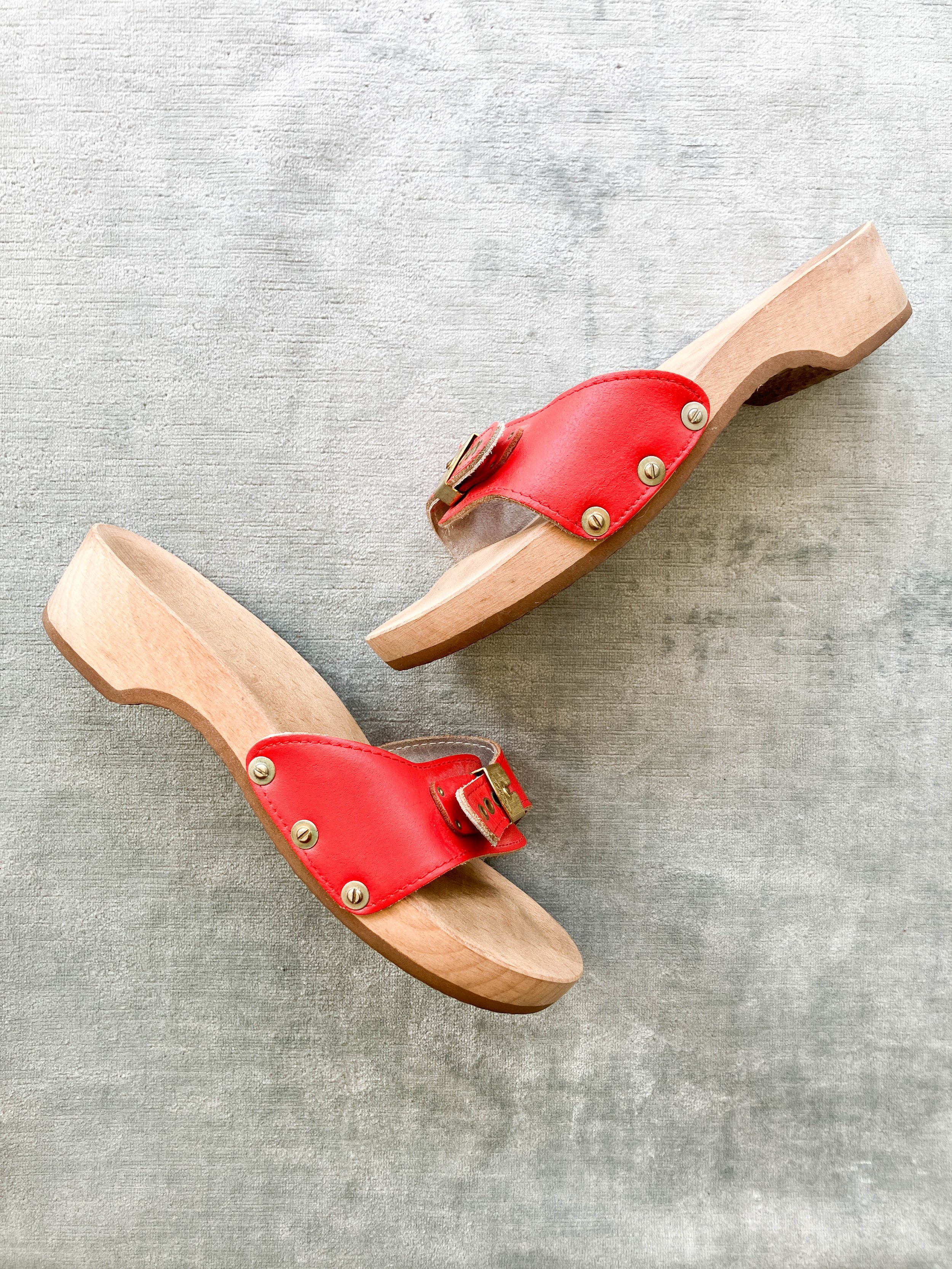 doctor scholls red (4 of 8).jpg