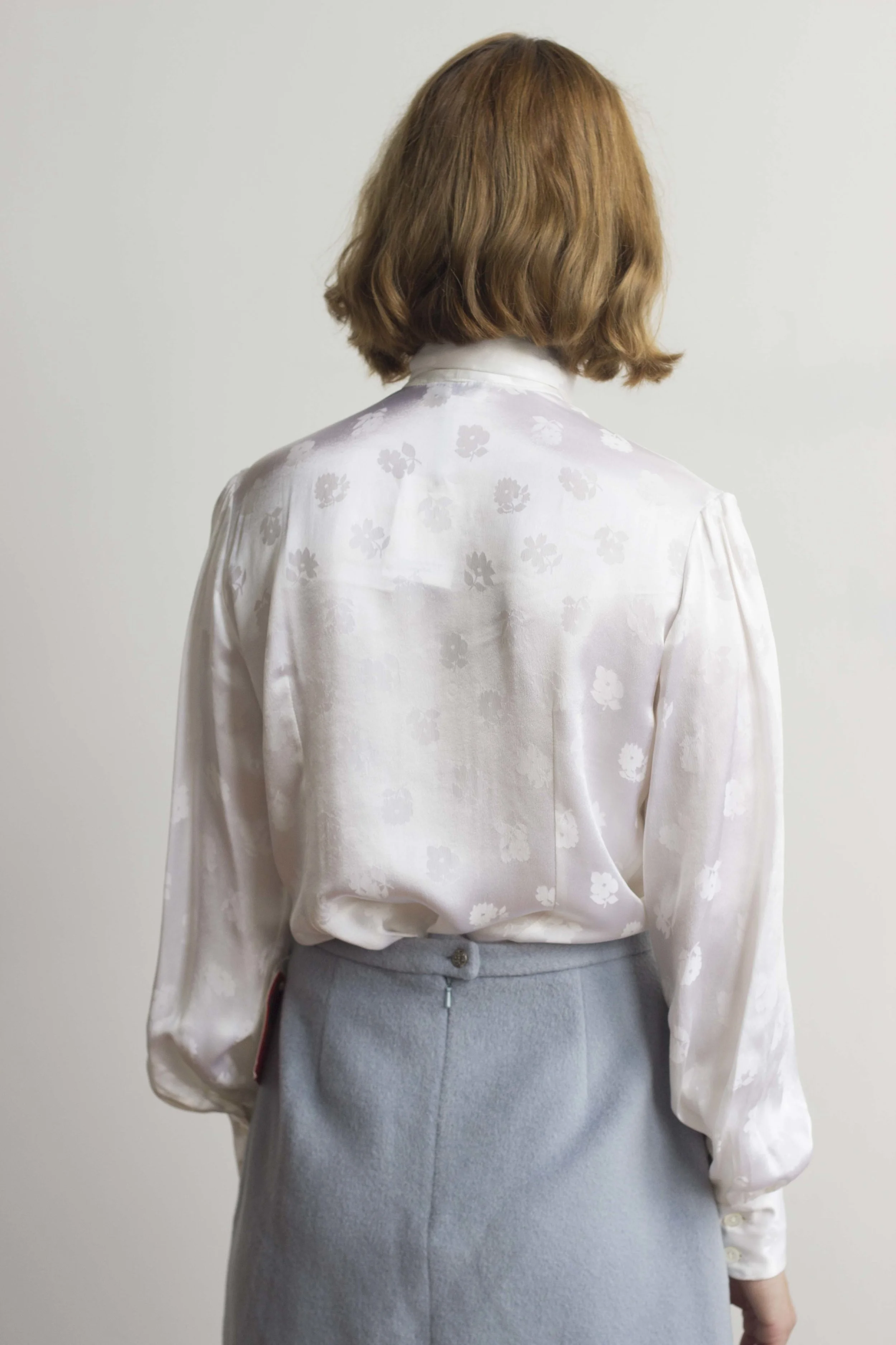 white daisy shirt_1.jpg
