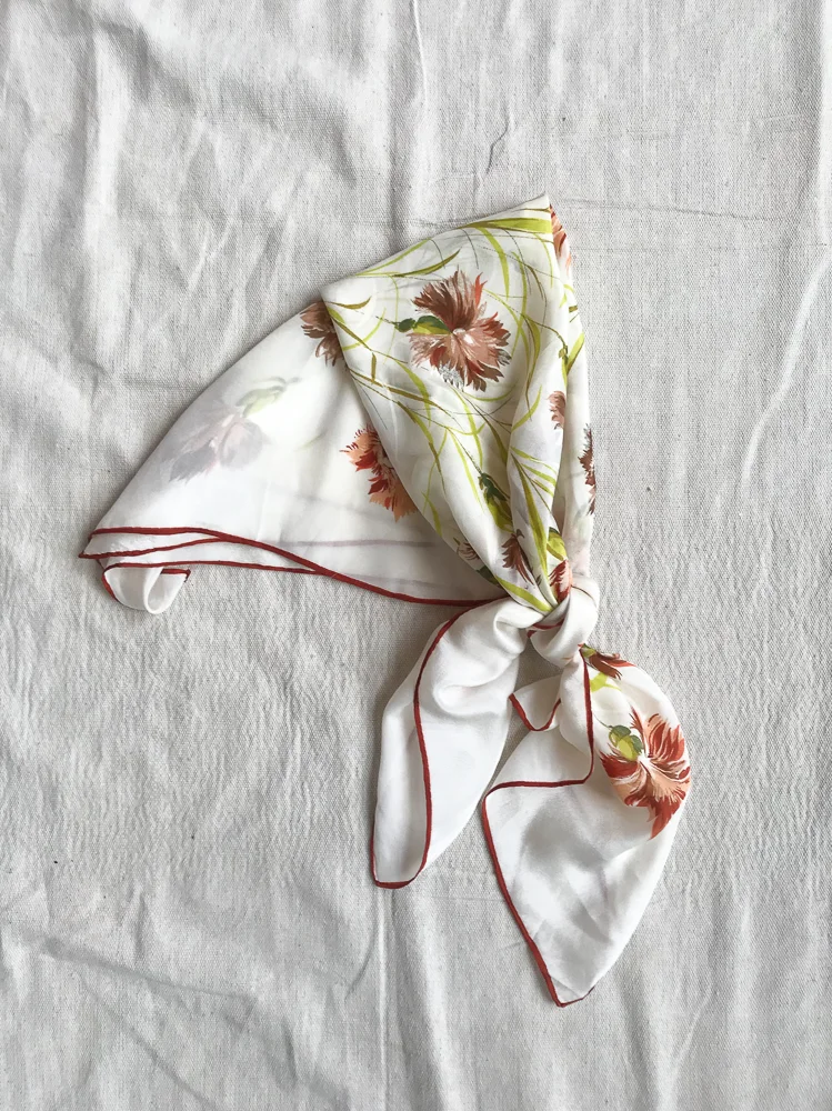 carnation scarf (3 of 3).jpg