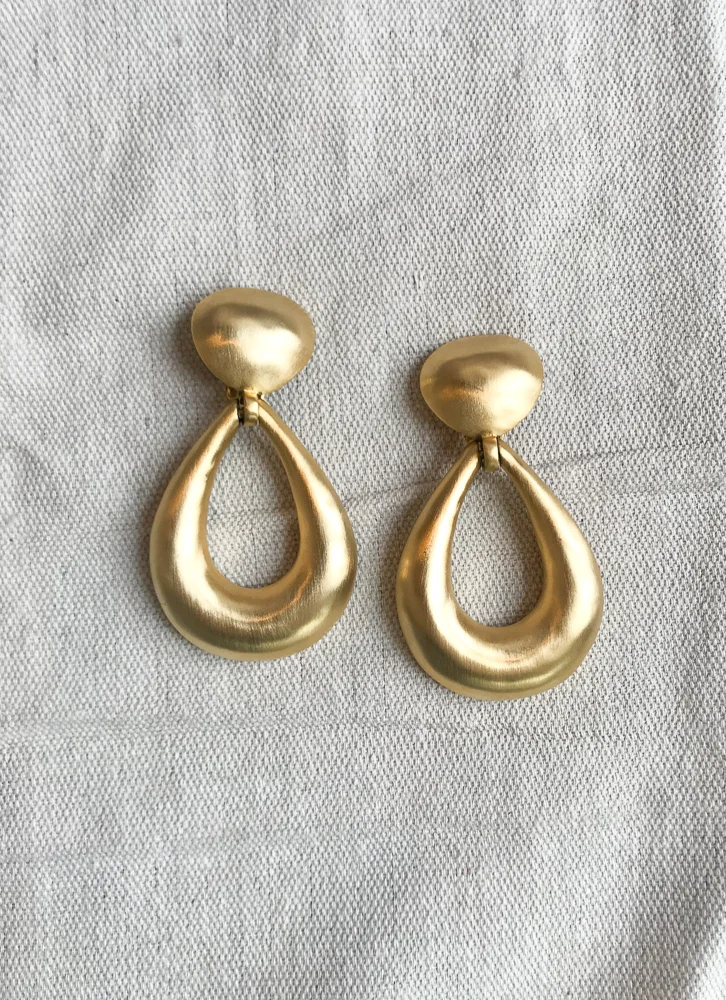 big dangle earring (1 of 1).jpg