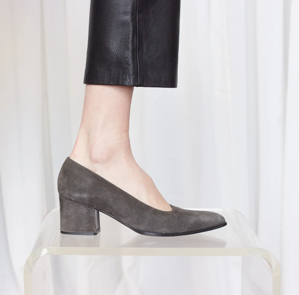 1980s Seal Gray Suede Block Heel Pumps