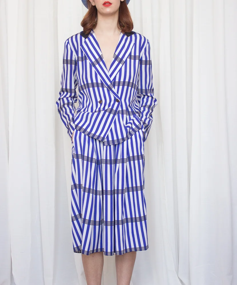 blue and white set (5 of 6).jpg