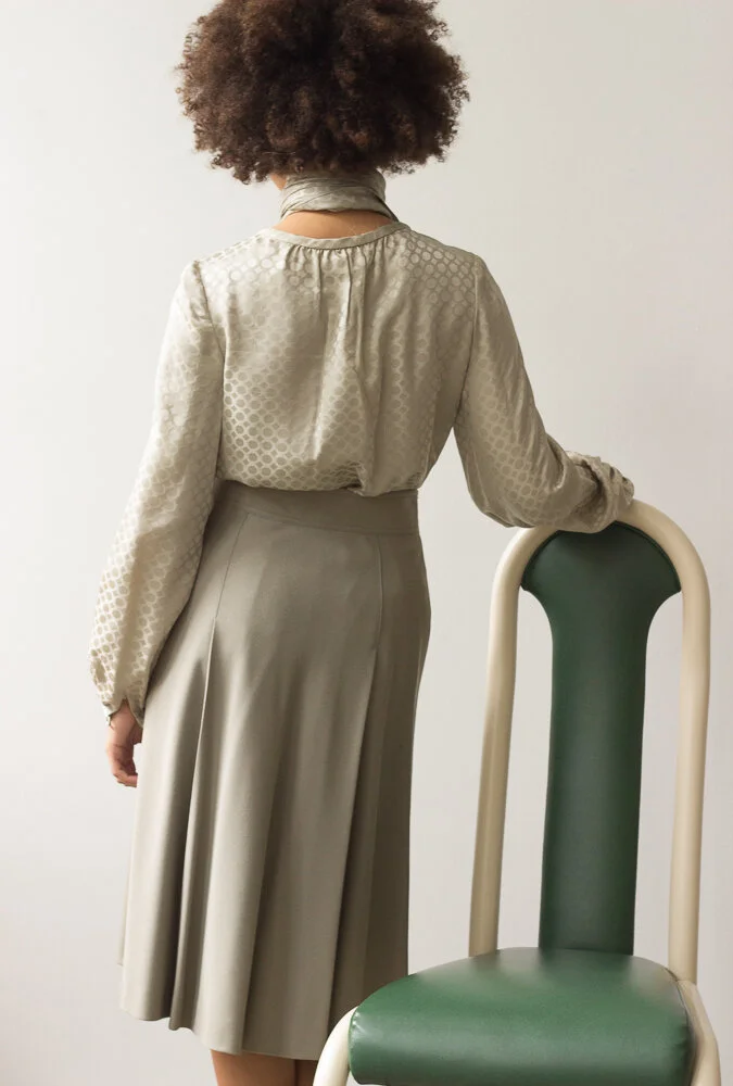 1980s Dove Gray Silk Jacquard Blouse with Kerchief