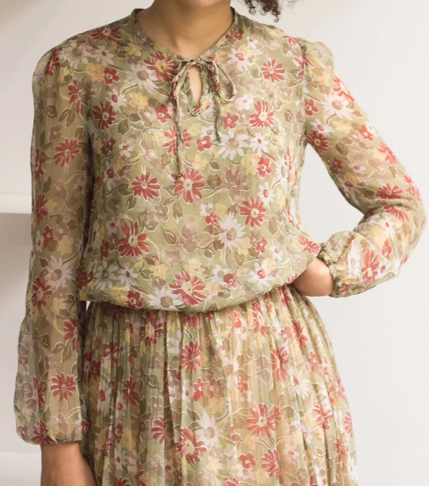 1970s  does 1930s Daisy Print Chiffon Peasant Ensemble