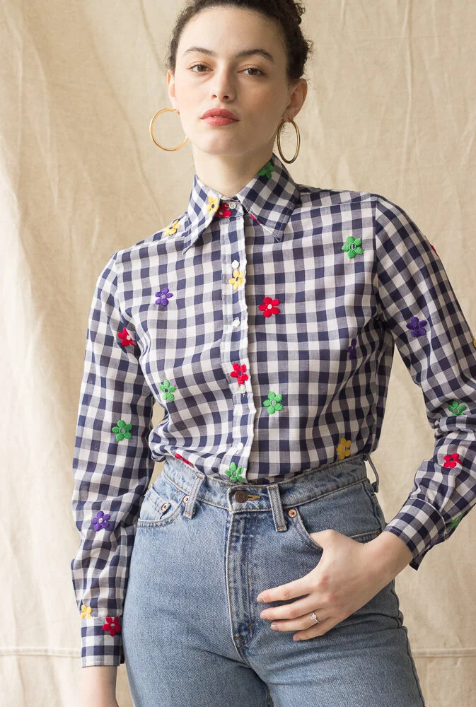 1970s Gingham Daisy Embroidered Button Down