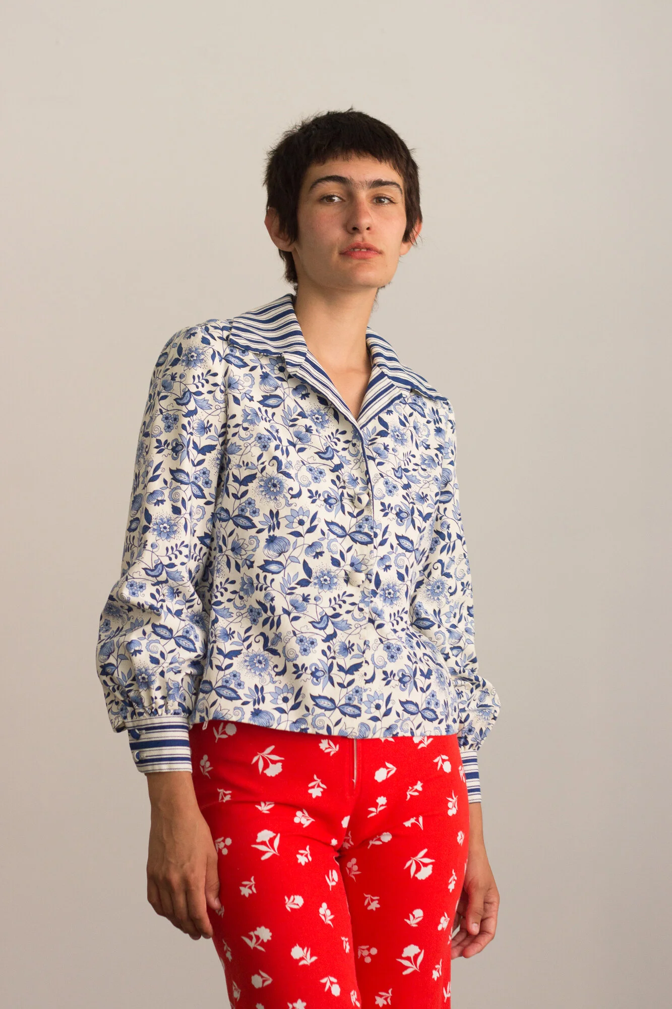 1960s Blue and White Chinoiserie Cotton Jacket Wayward Collection 1960s Blue and White Chinoiserie Cotton Jacket Wayward Collection