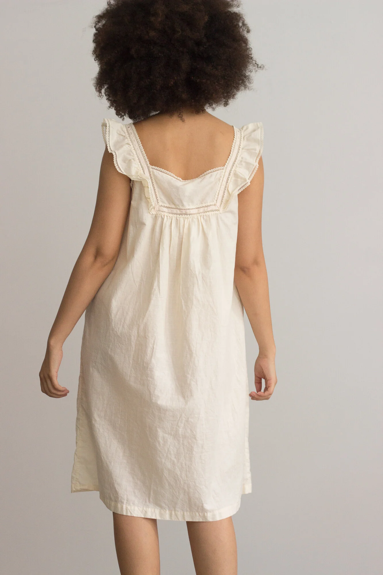 barbizon nightgown (3 of 3).jpg