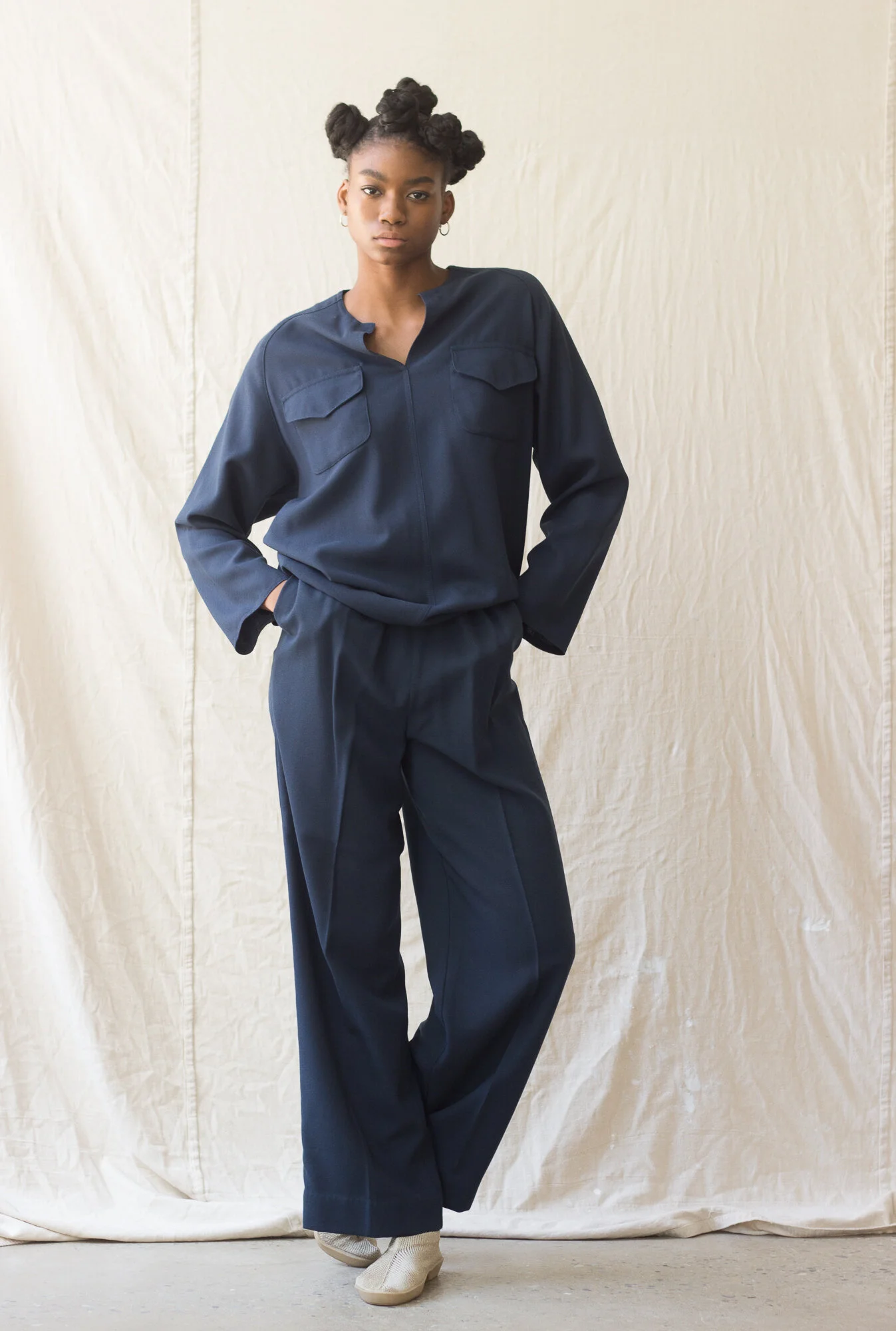 navy crepe 2 pc (2 of 4).jpg