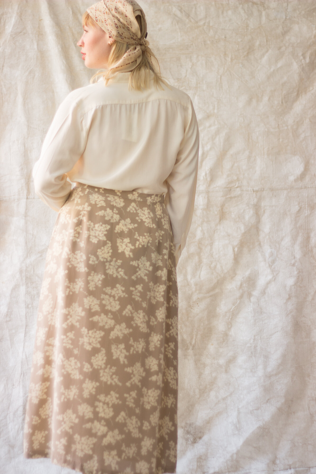 1980s JH Collectibles Sand and Creme Silk Skirt