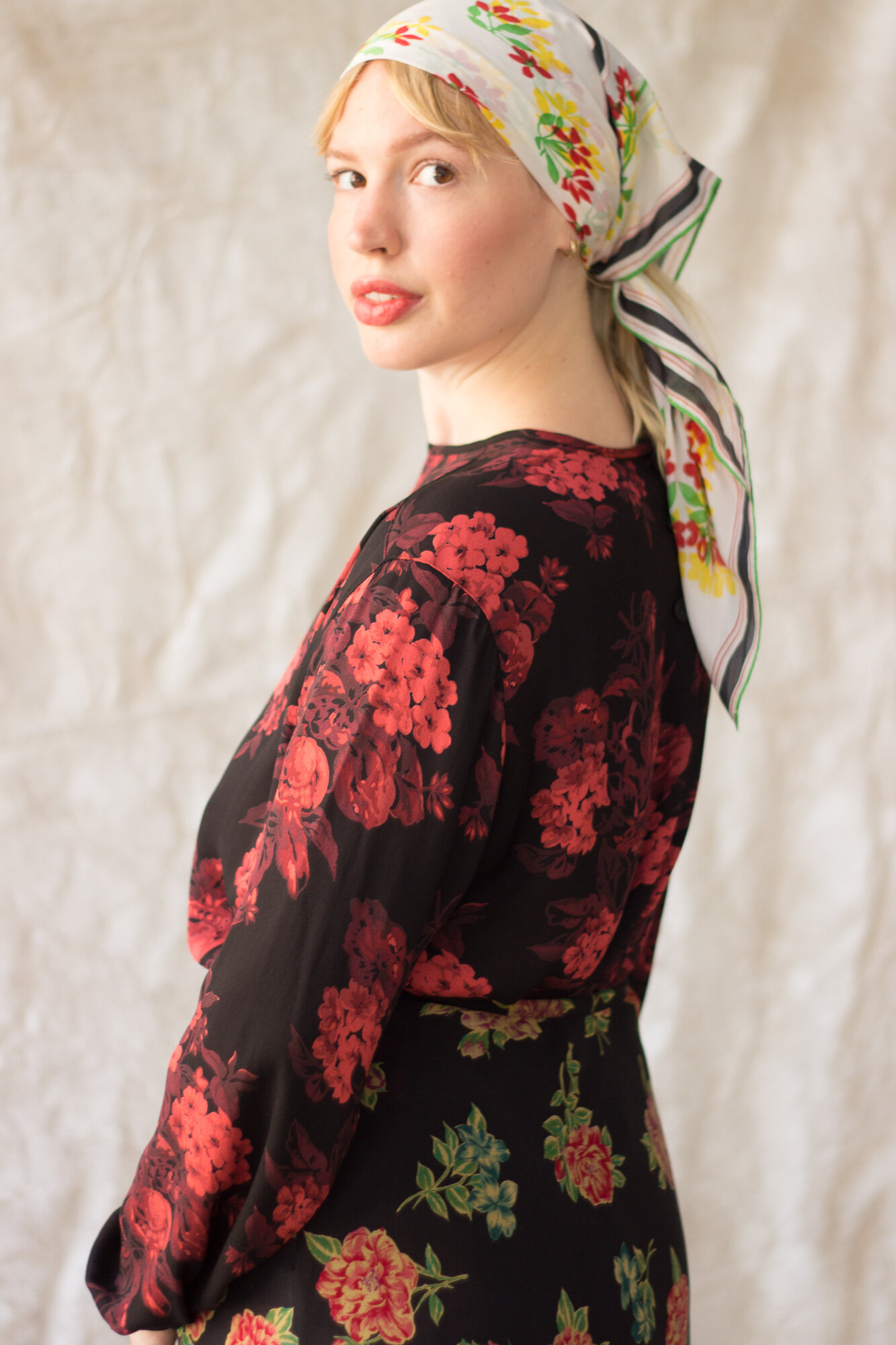 1980s Dark Floral Print Rayon Crepe Blouse - Size L