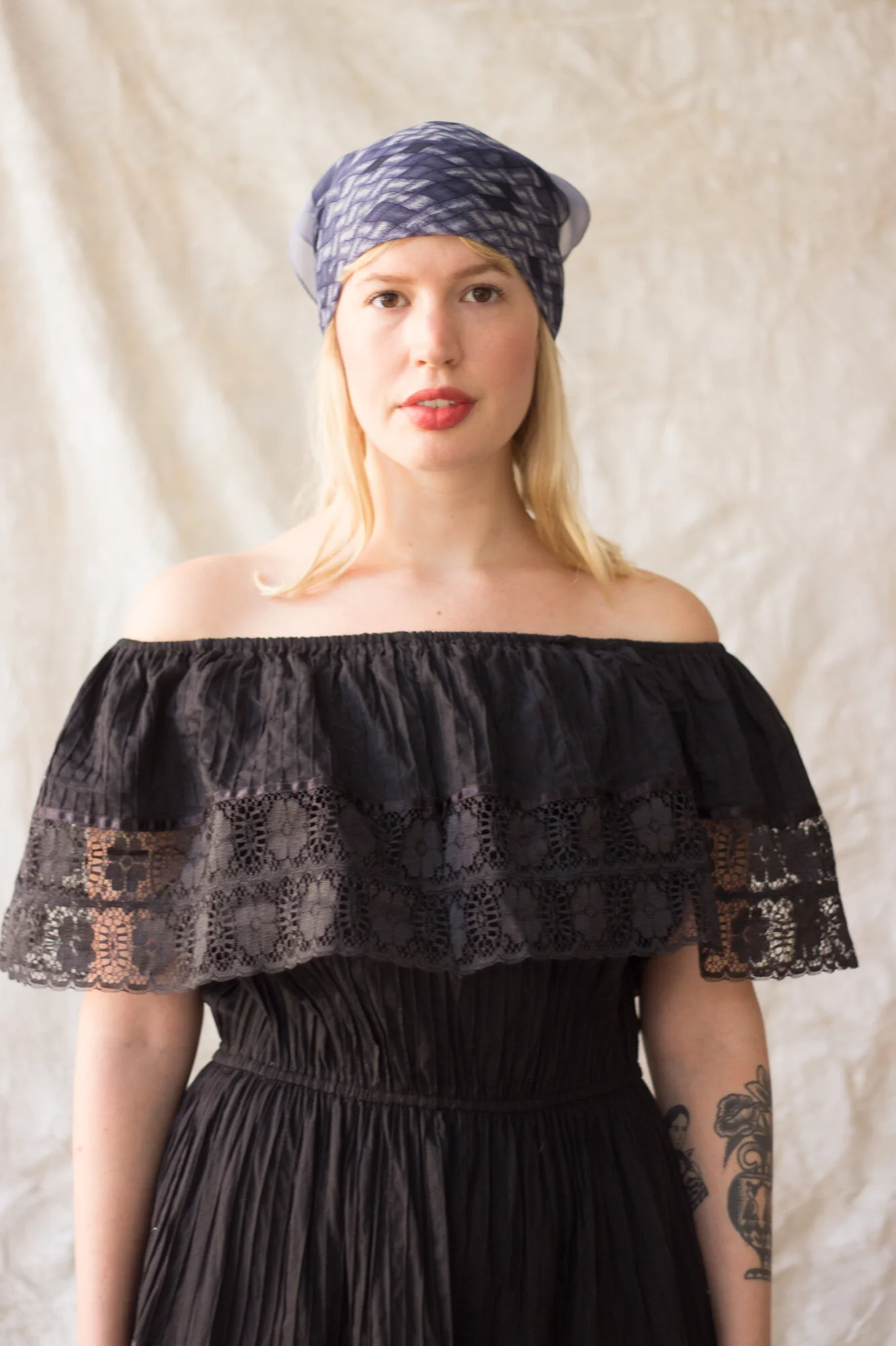 white christmas dresses Elizabeth Lace Robe in black main image 1