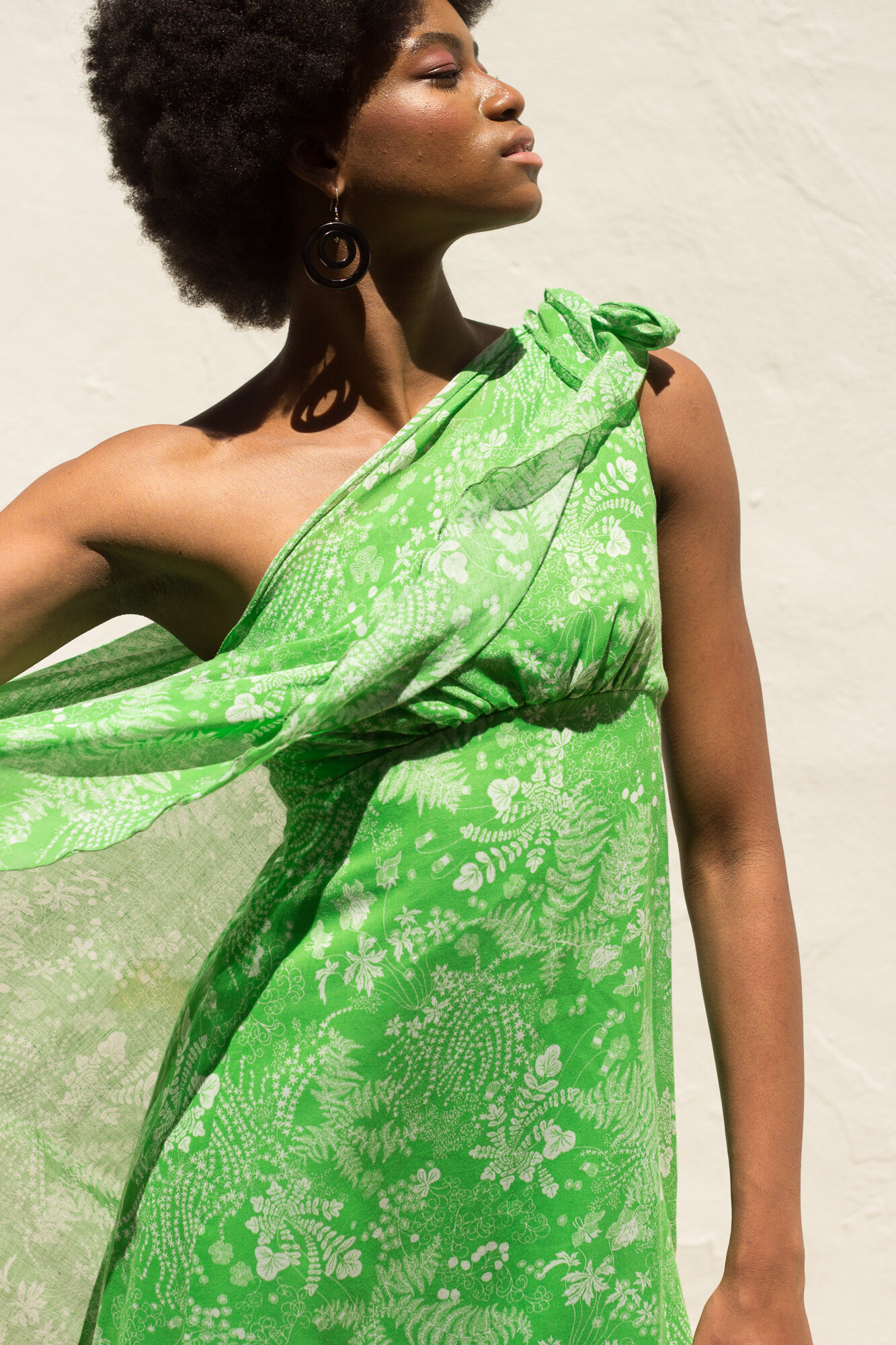 green one shoulder (3 of 5).jpg