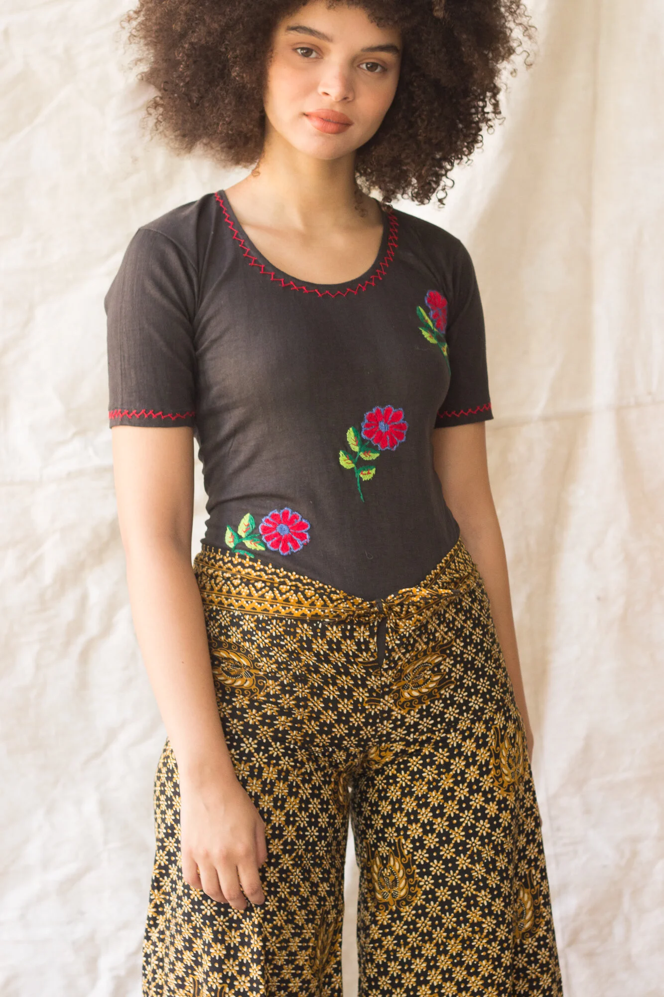 embroidered tee (1 of 3).jpg