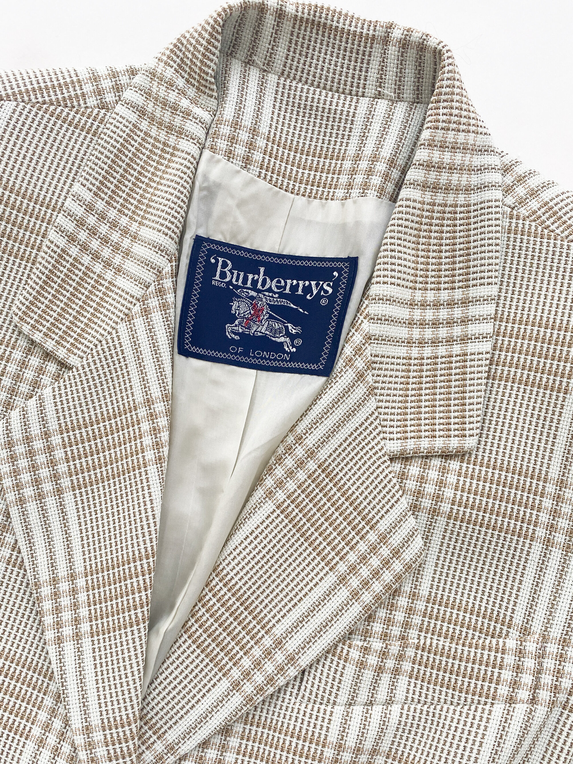 burberry jacket (3 of 5).jpg
