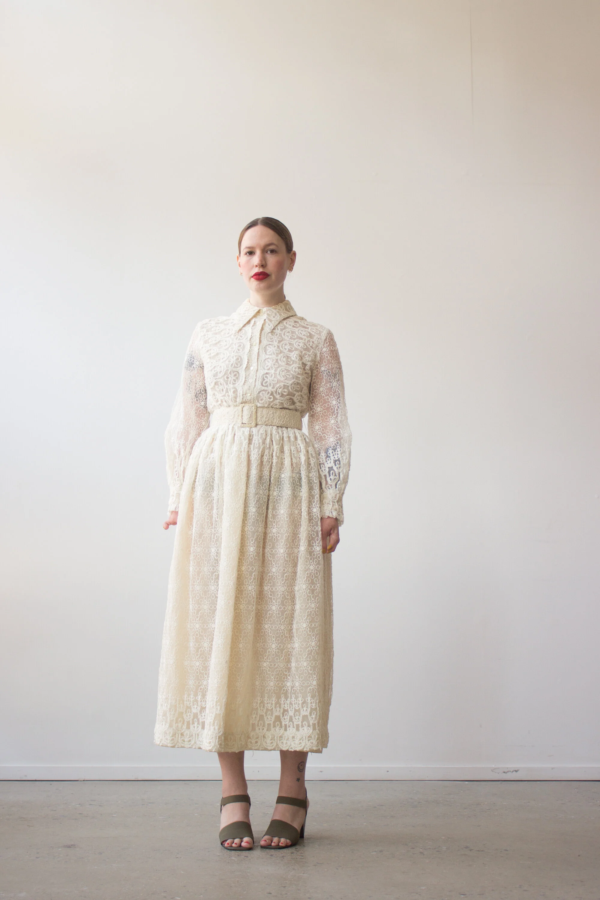 embroidered white (2 of 5).jpg