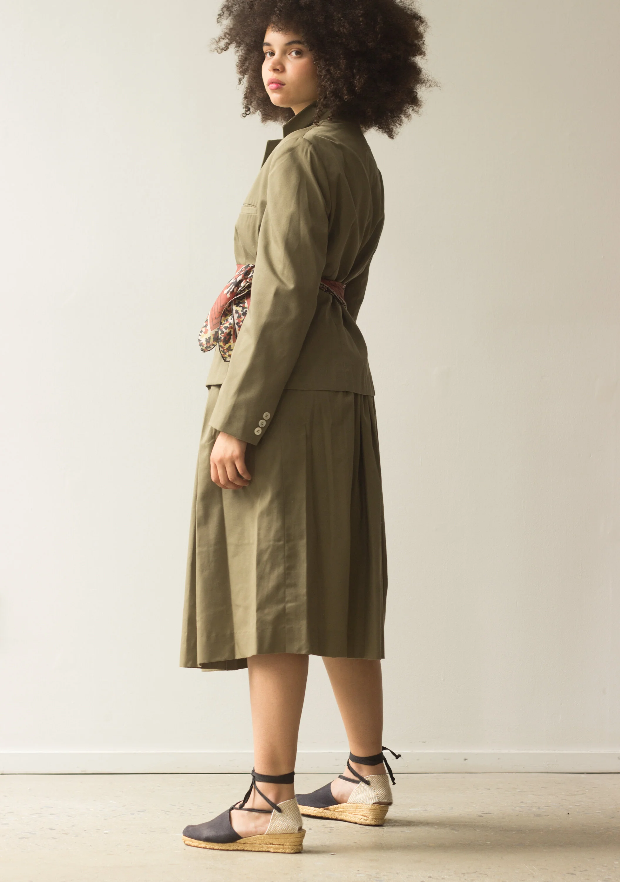 olive cotton two piece (2 of 7).jpg
