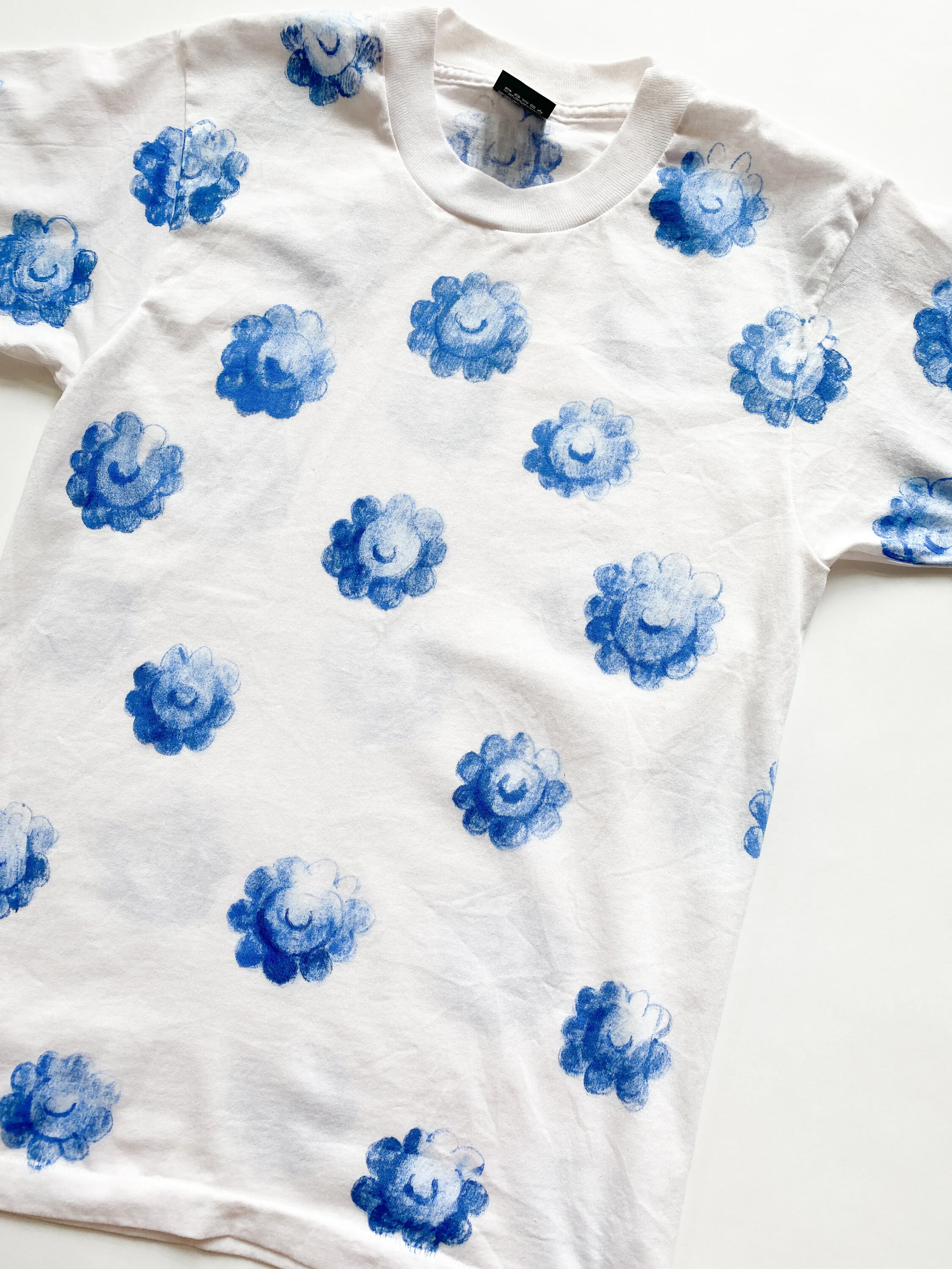Hand Painted 1970s Flower Crew Tee - White