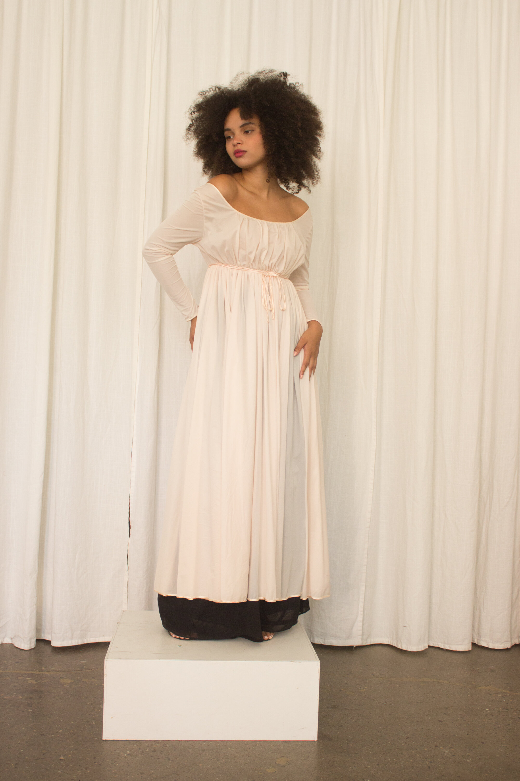 1960s Pale Blush Empire Waist Dressing Gown