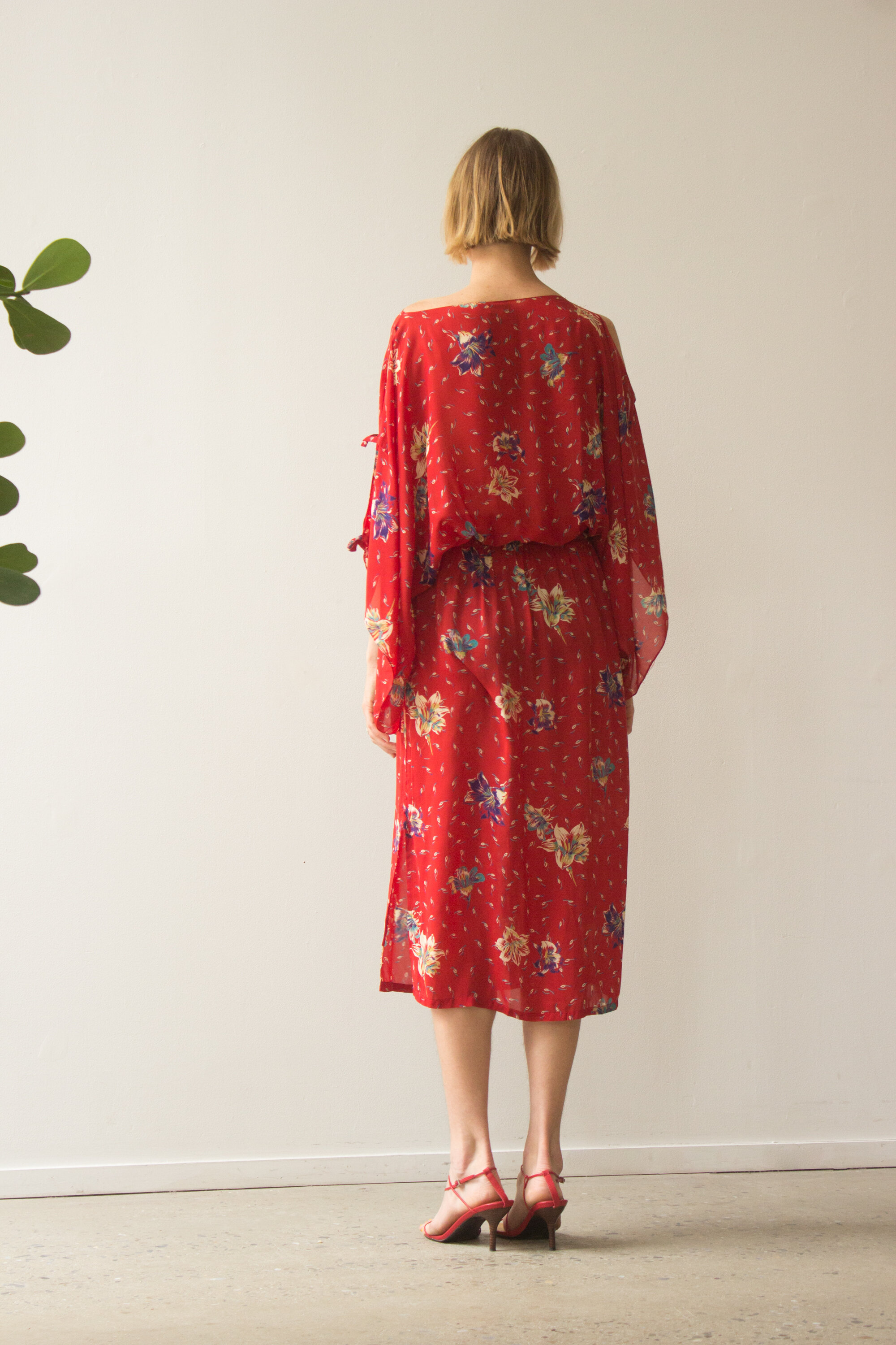 1970s Tomato Red Floral Rayon Kimono Sleeve DRess
