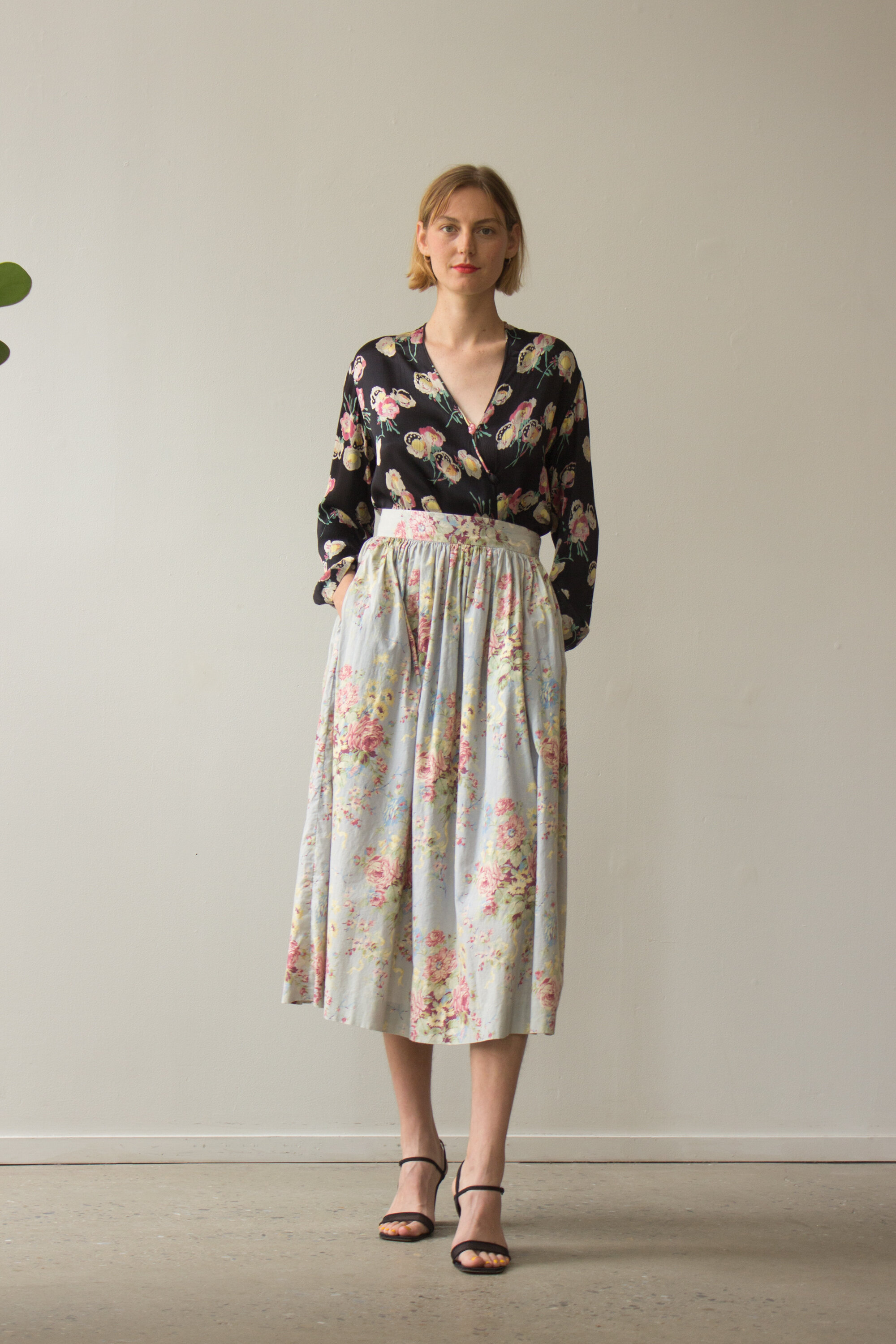 1980s Sequined and Beaded Tie Collar