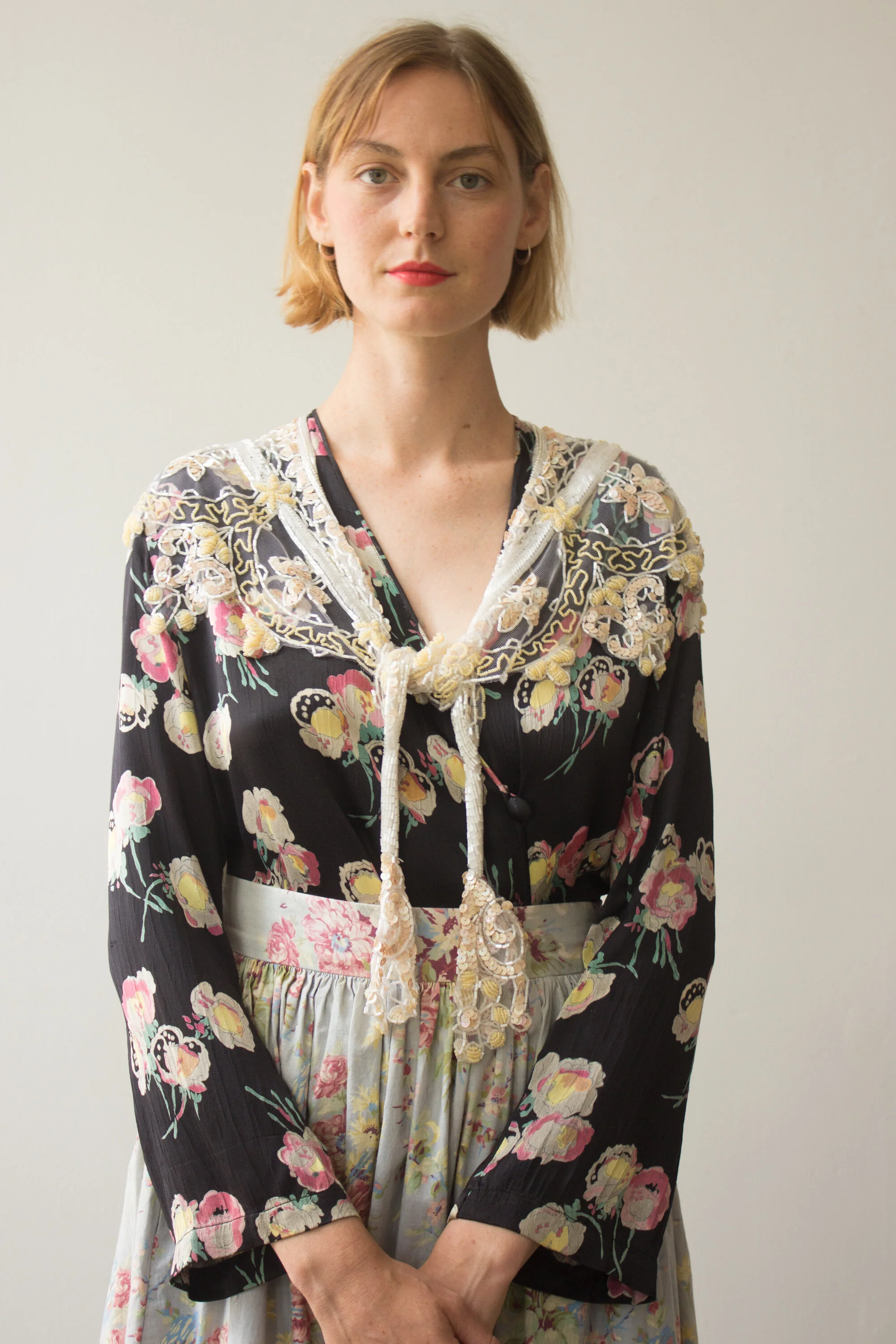 sequin collar (5 of 6).jpg