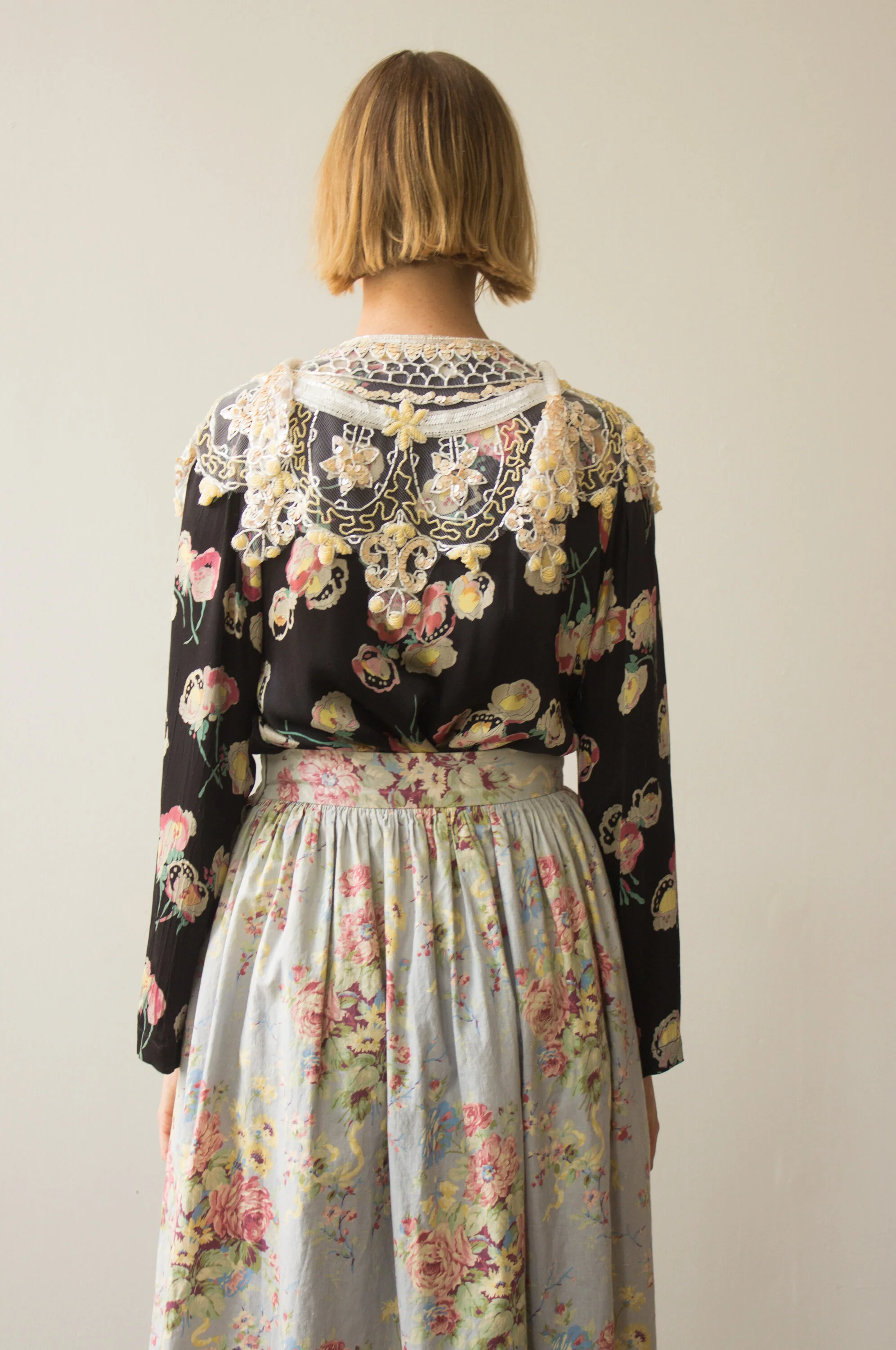 sequin collar (4 of 6).jpg