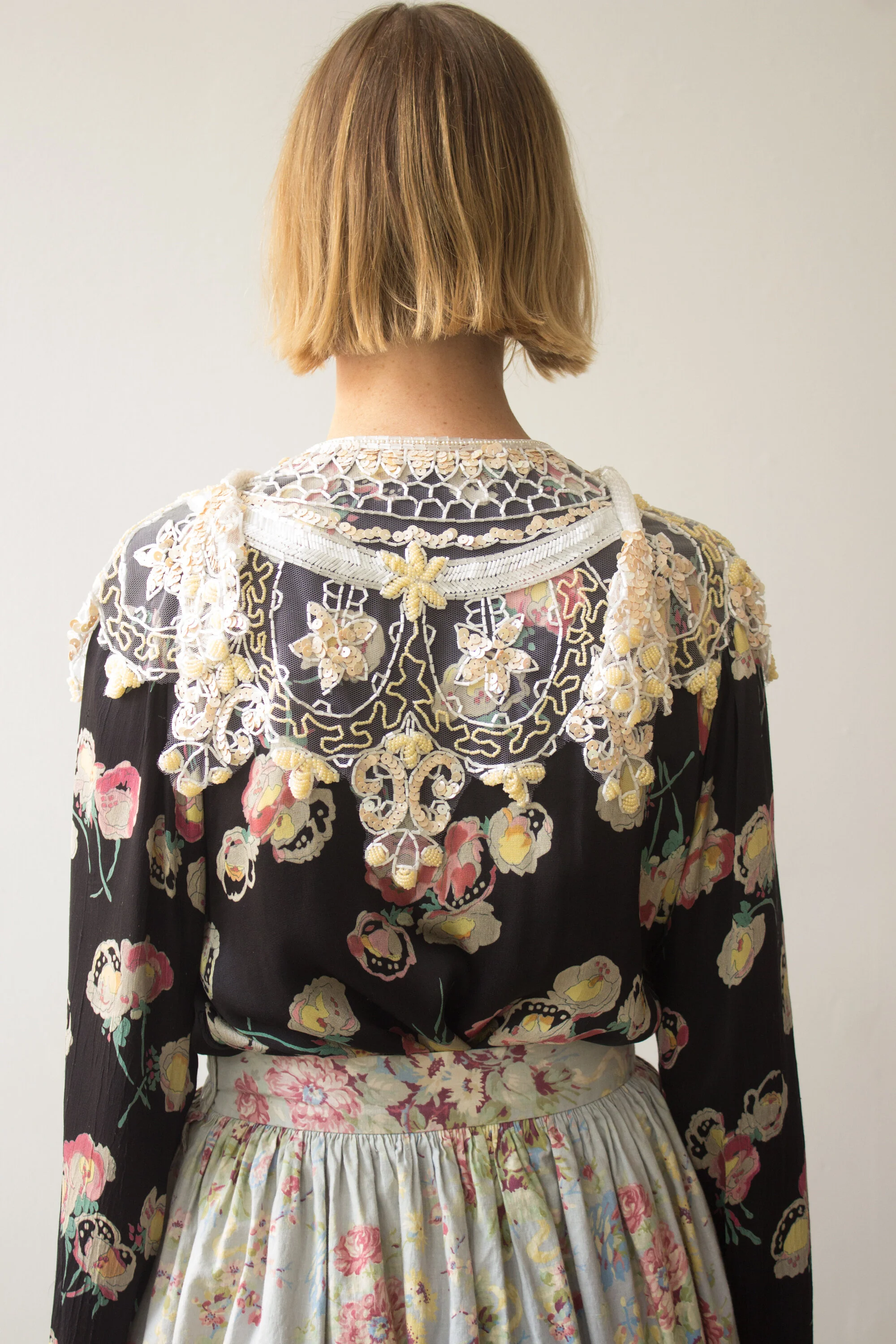sequin collar (3 of 6).jpg
