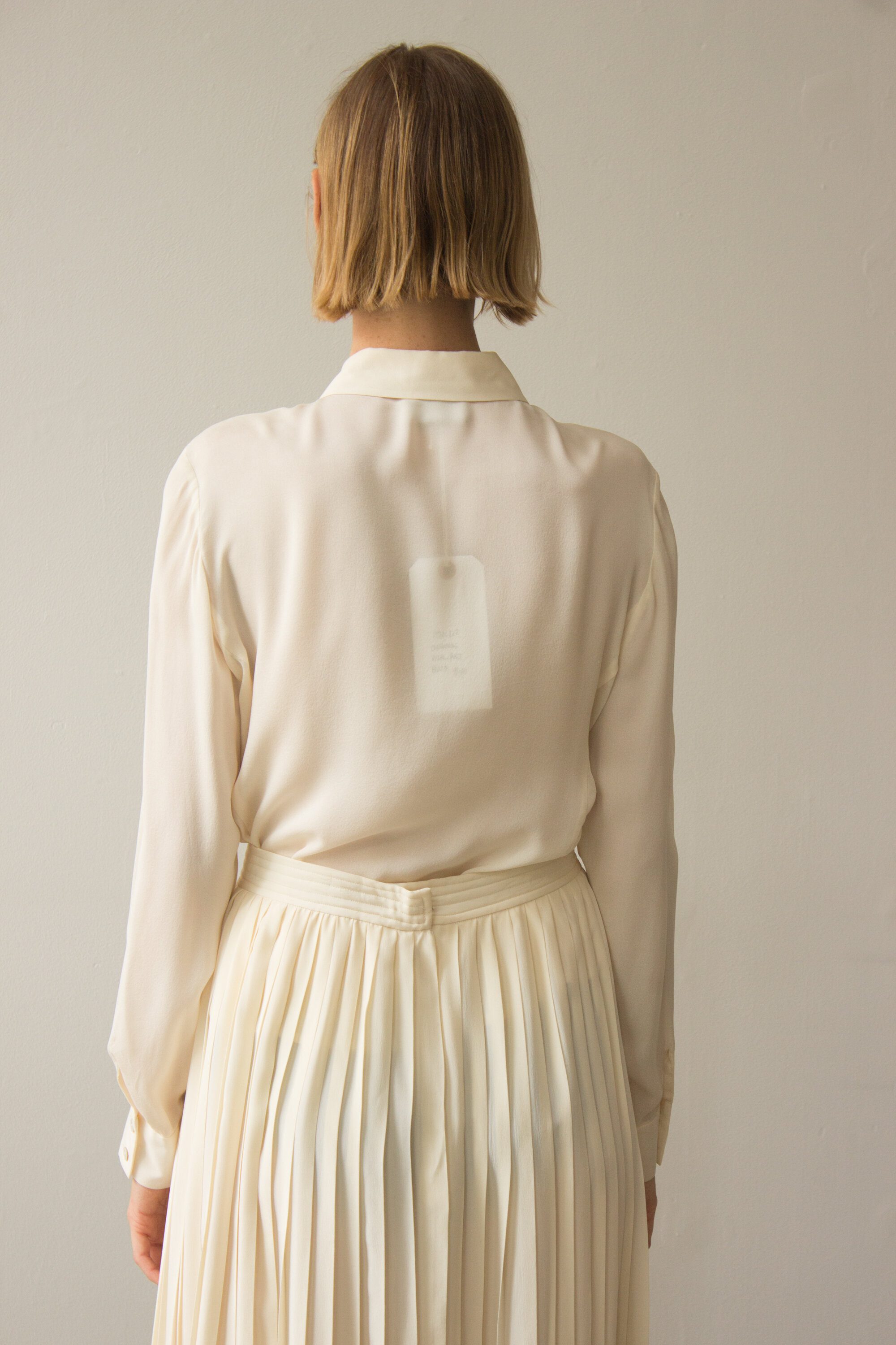 1990s Liz Claiborne Creme Silk Poet Blouse