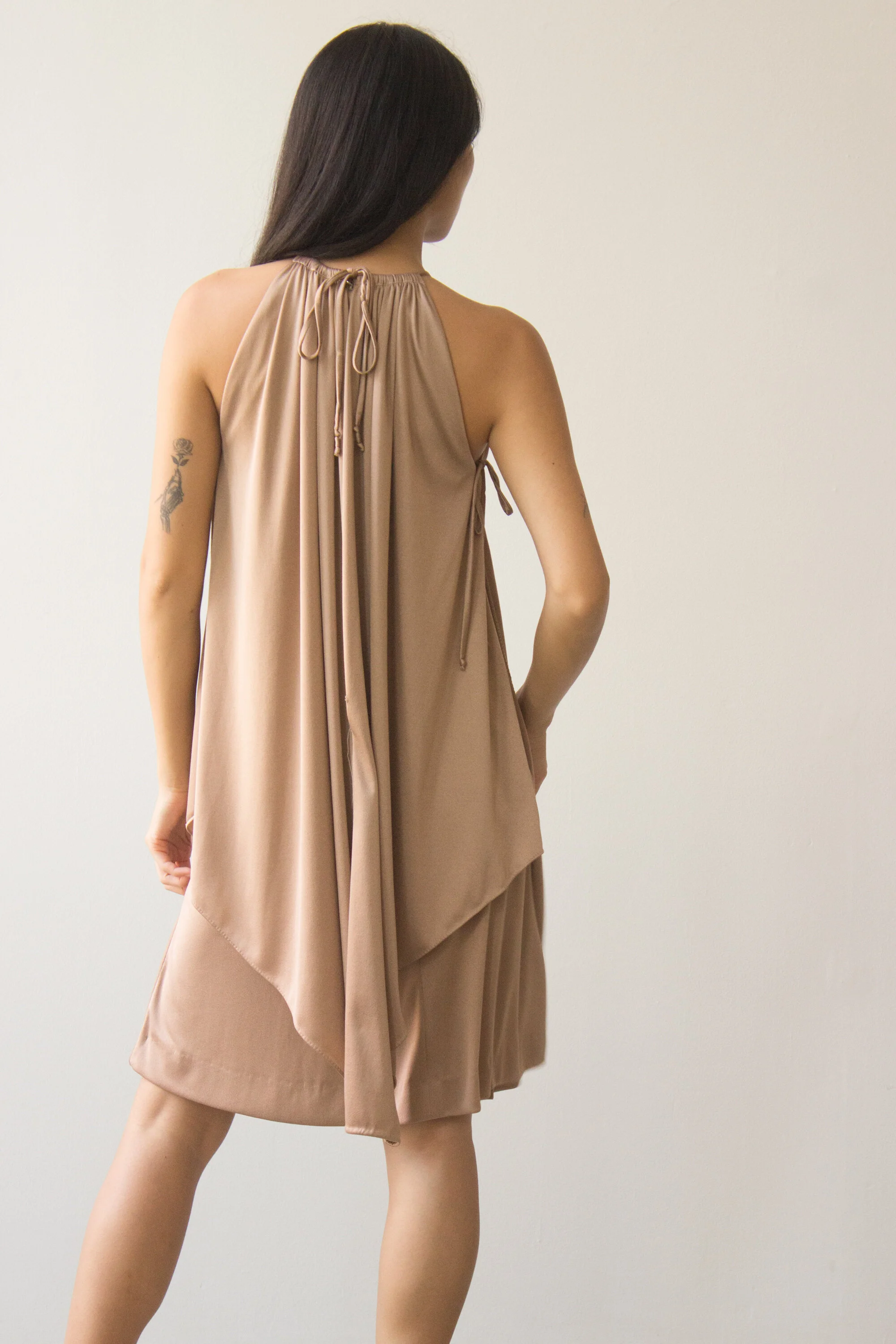CHAMPAGNE DRESS (3 of 6).jpg