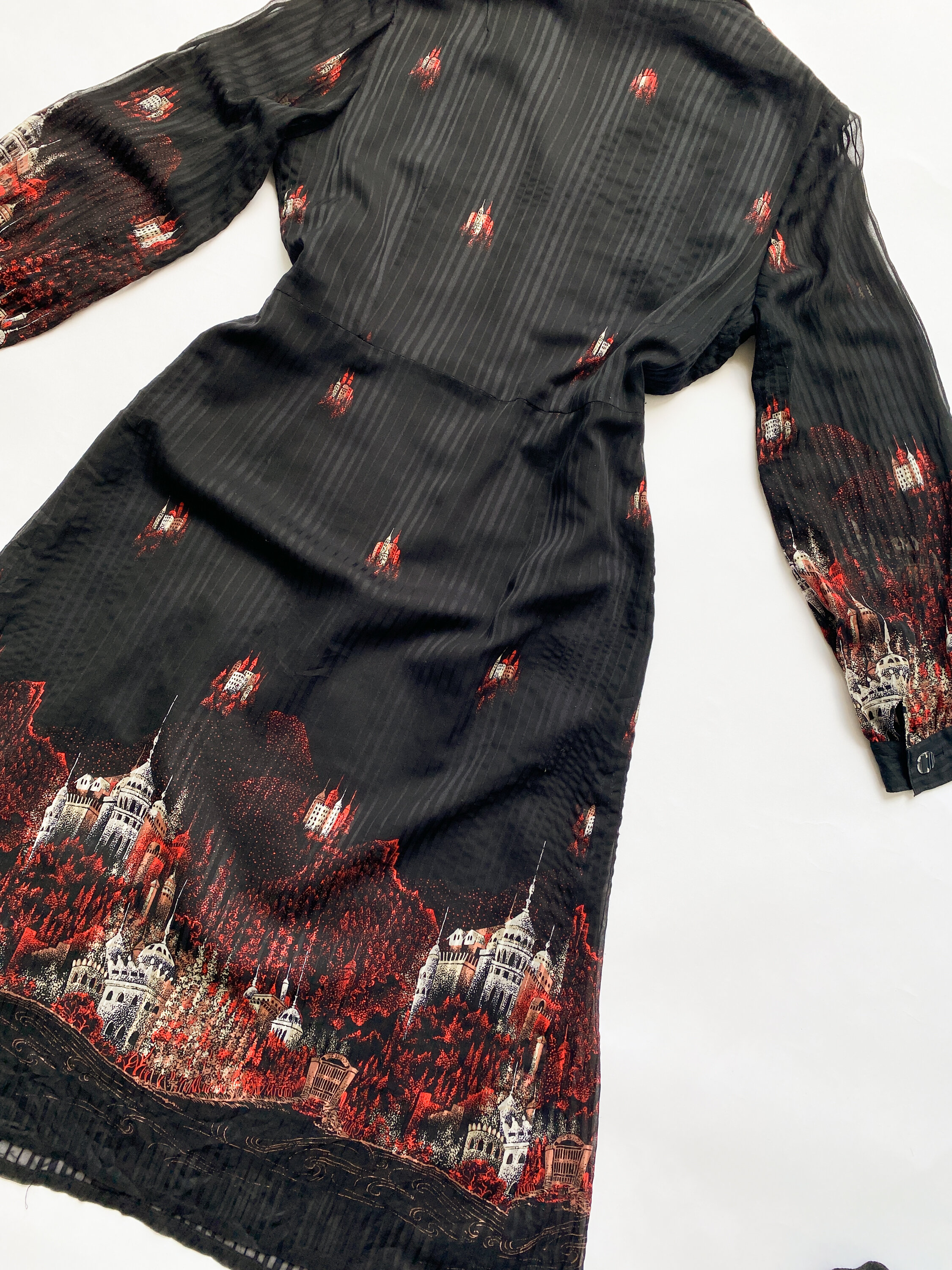 1970s European City Vista Border Print Silk Shirt Dress