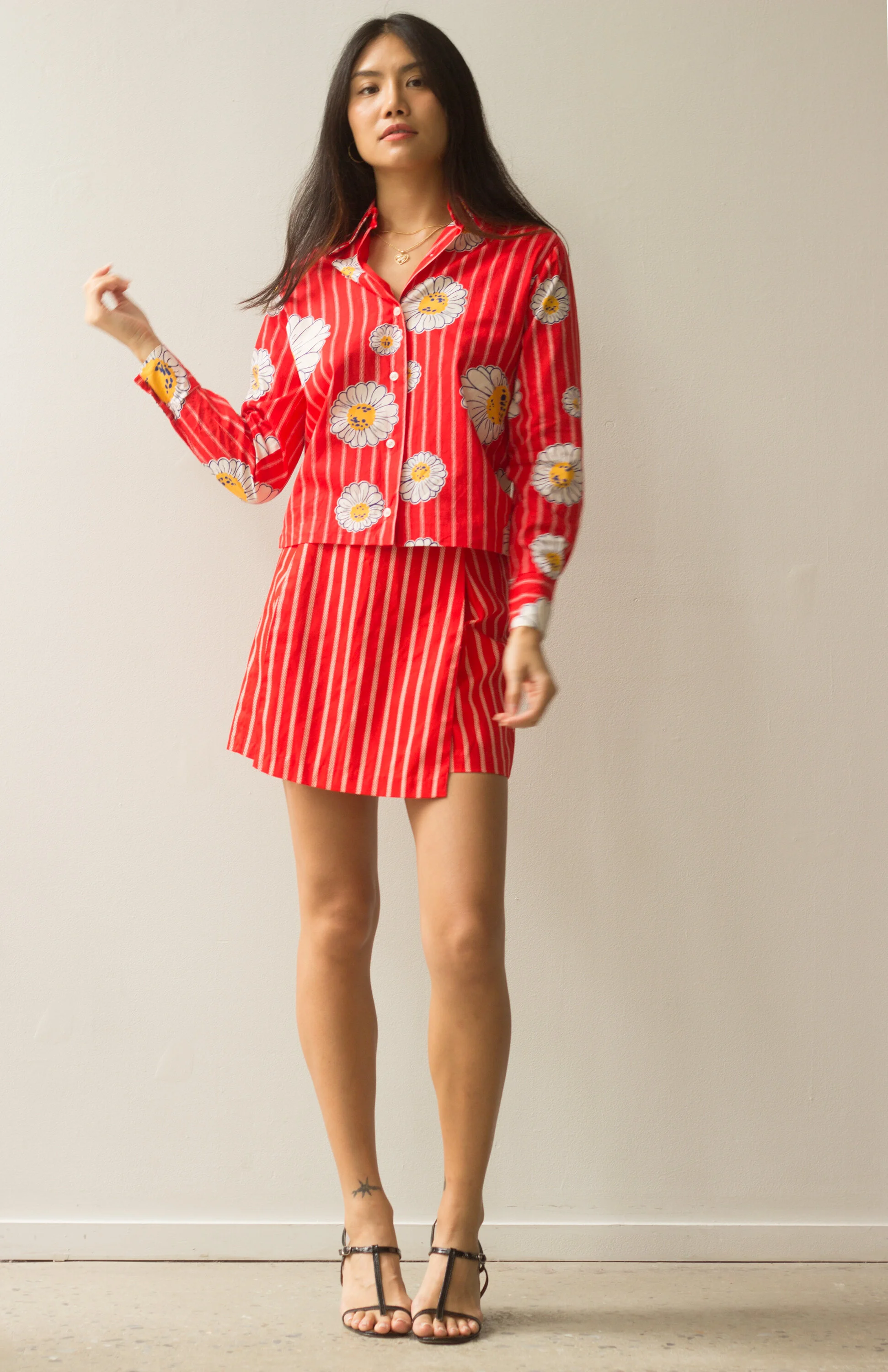 red daisy set (2 of 7).jpg