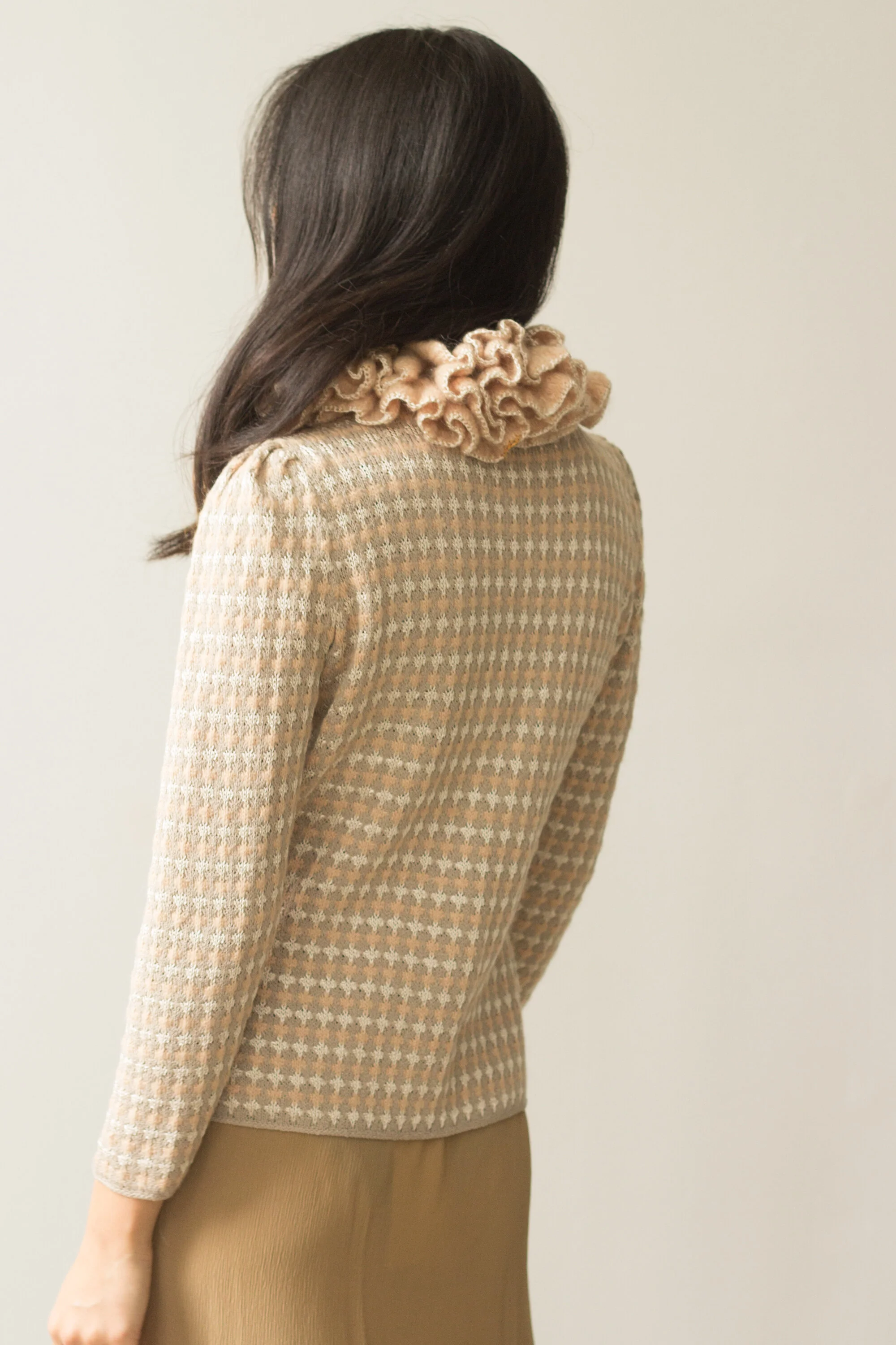 ruffle collar (9 of 10).jpg