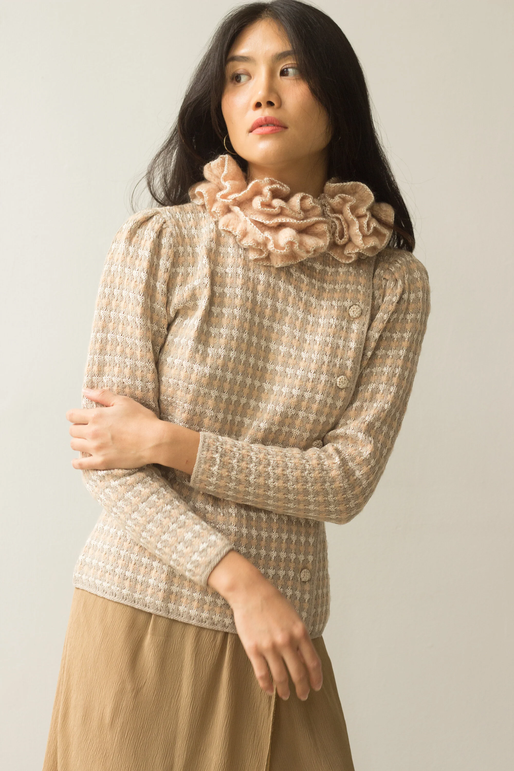 ruffle collar (5 of 10).jpg