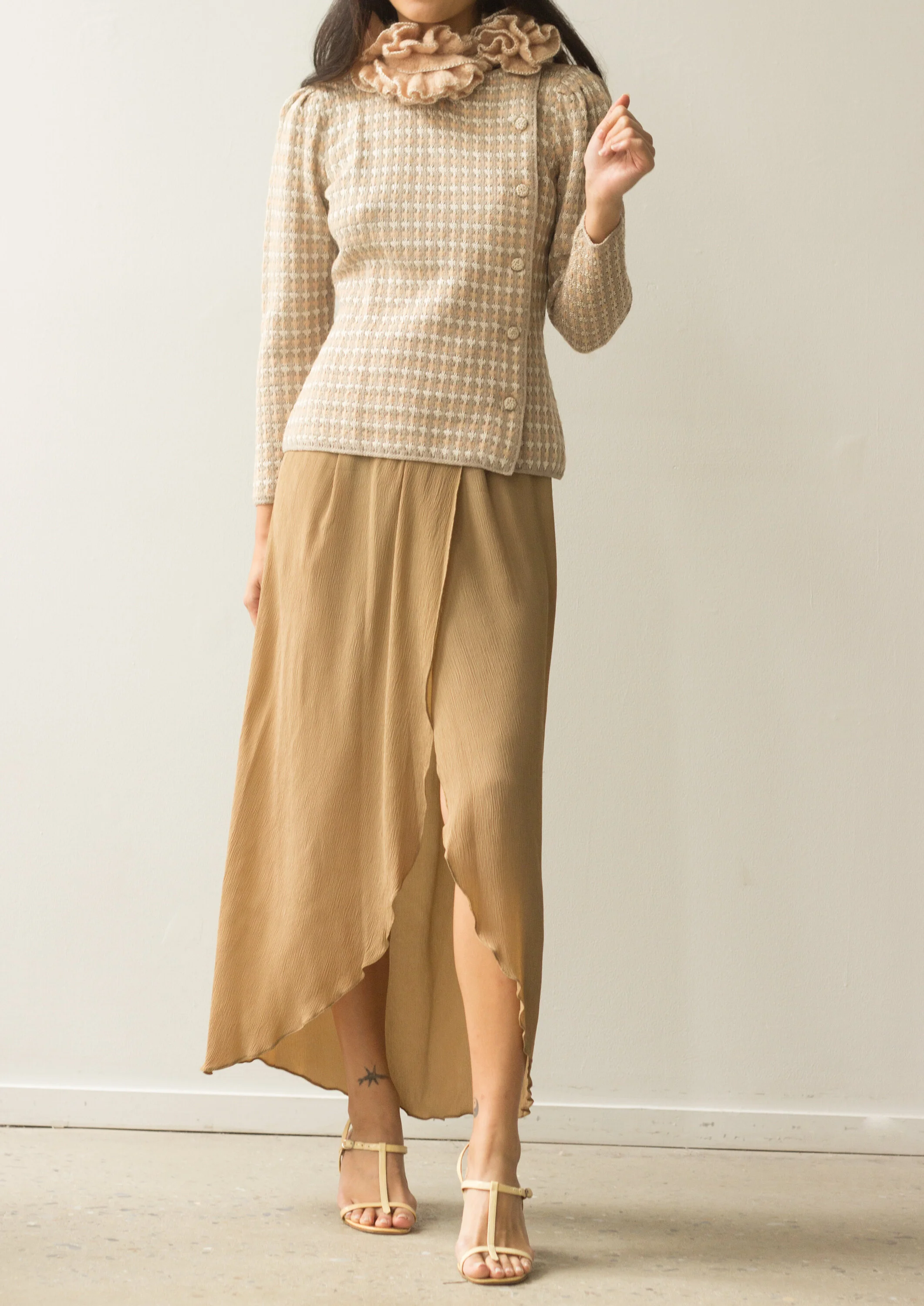 ruffle collar (2 of 10).jpg
