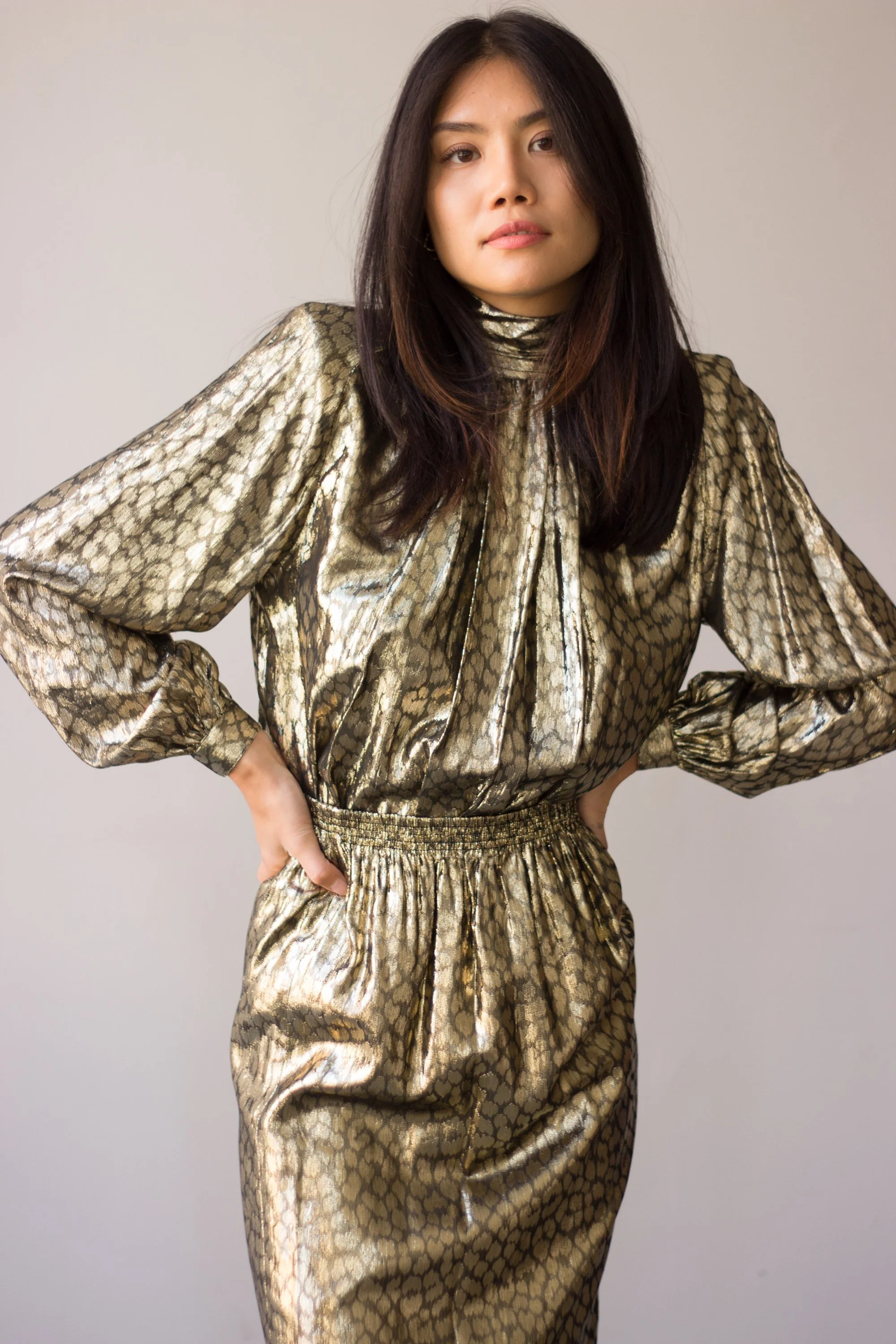 gold lamé outfit (6 of 10).jpg