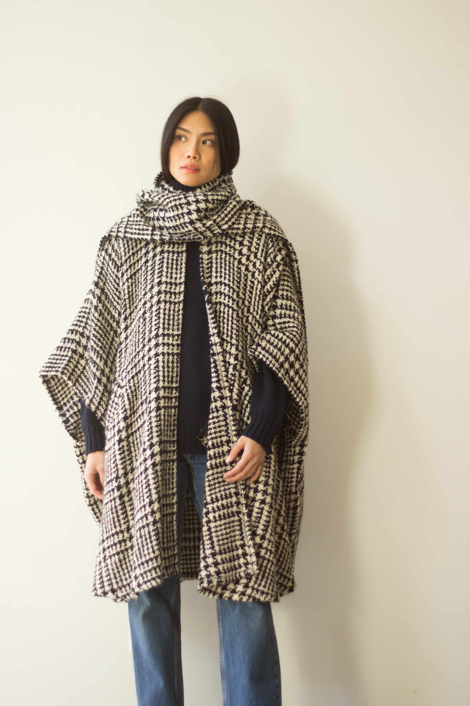 houndstooth cape (1 of 4).jpg