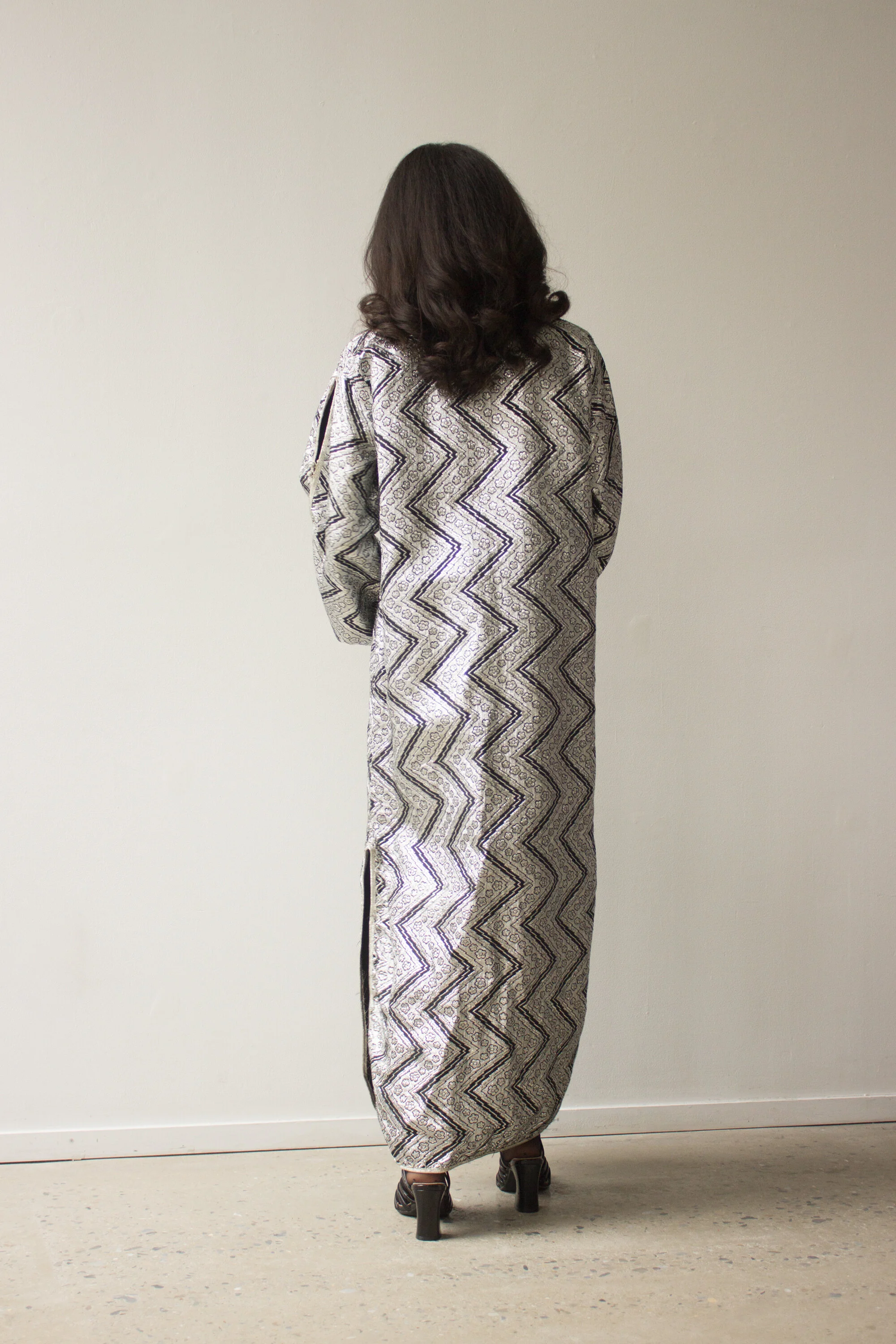silver kaftan (4 of 4).jpg