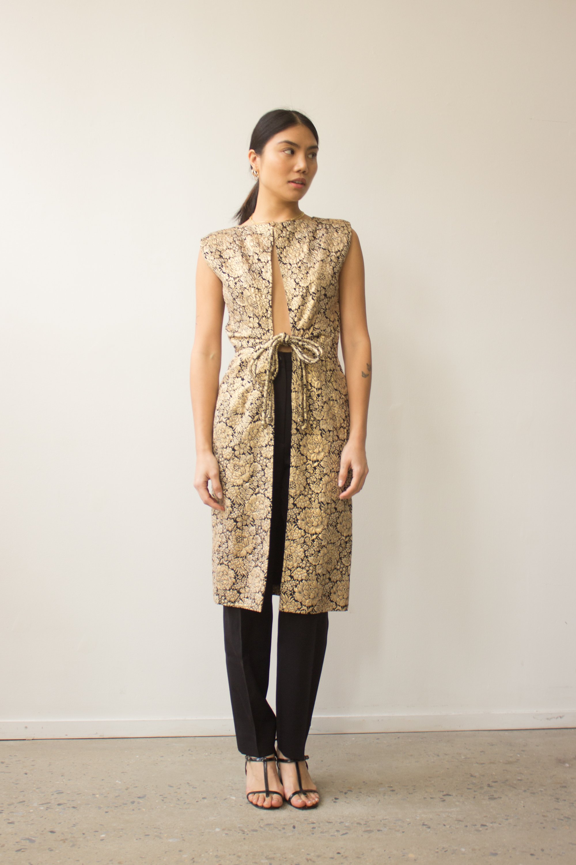 gold jacquard tunic (4 of 7).jpg