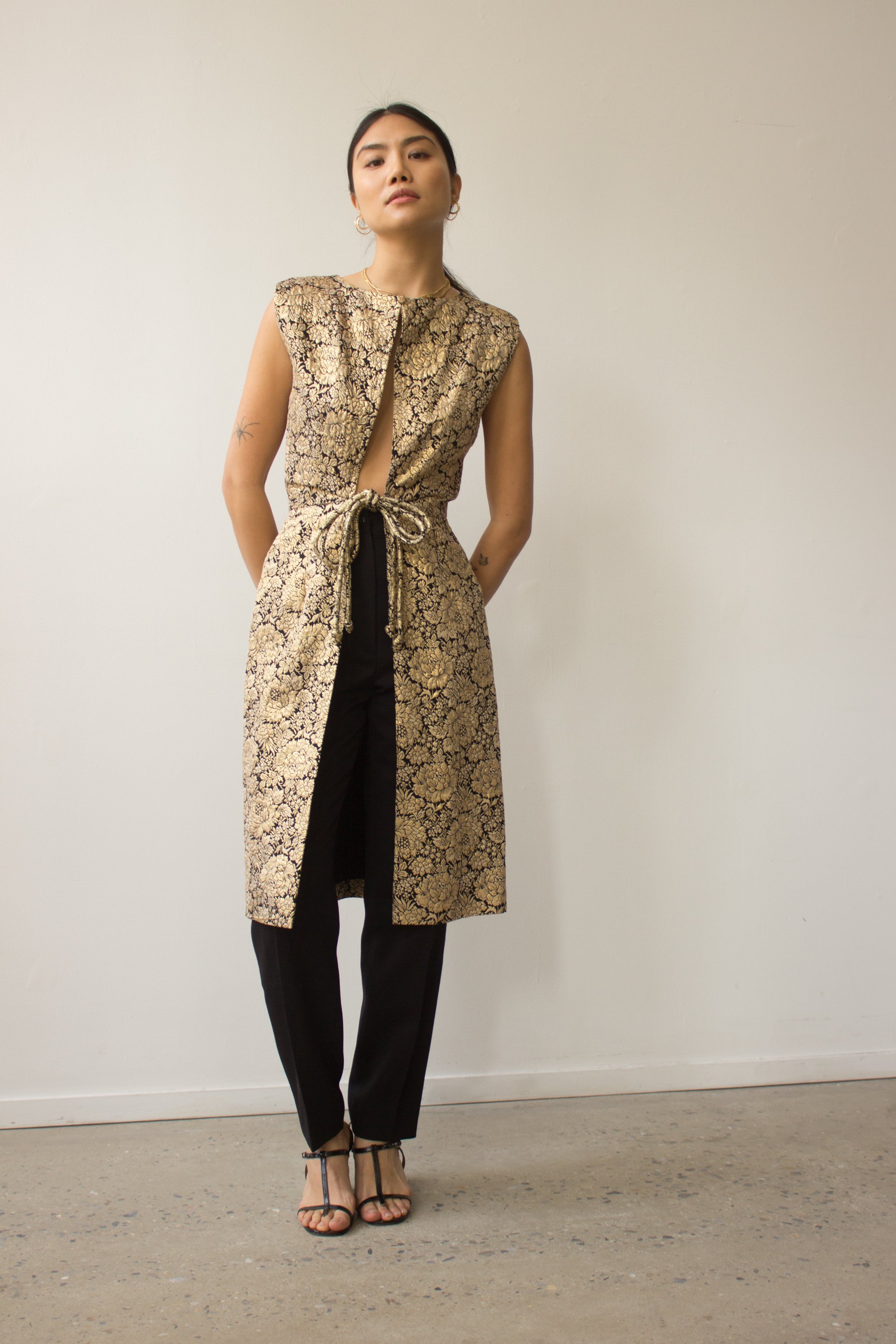 gold jacquard tunic (3 of 7).jpg