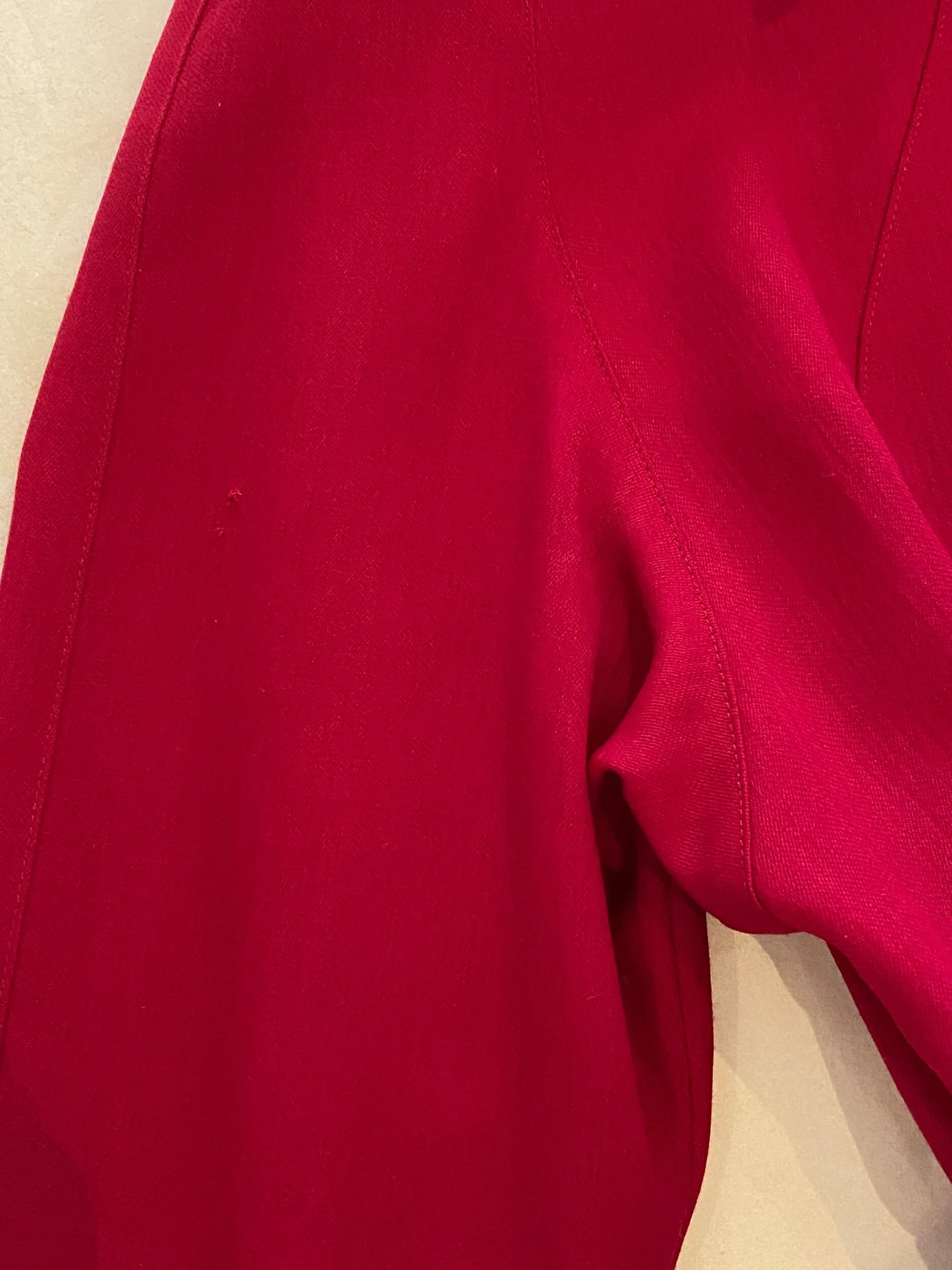 43B0021C-A843-43F7-B300-D115B2AEA6C2