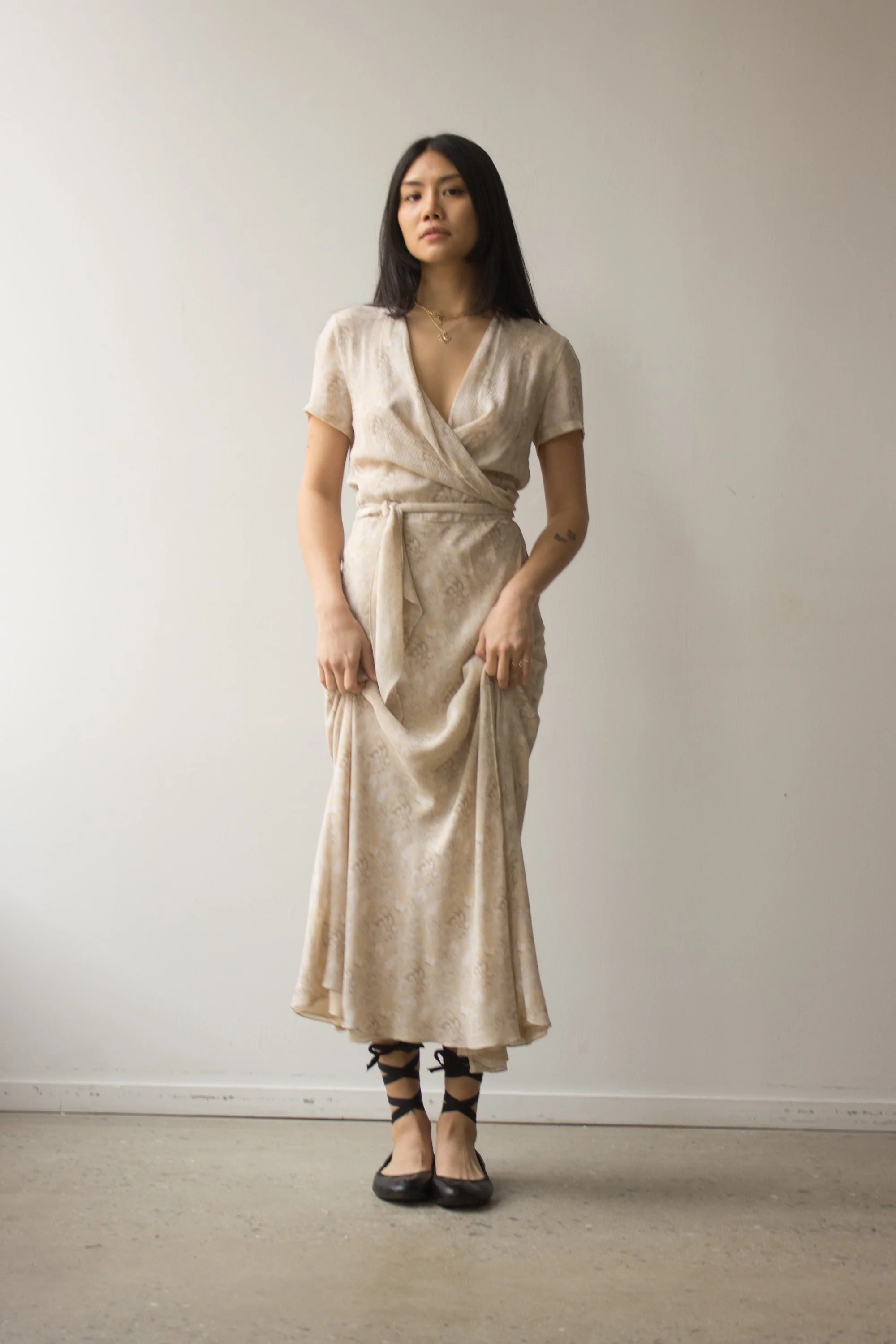 white knee length graduation dresses Zapaka Women Simple White Graduation Dress A-Line Short Engagement Party Dress, White / S main image 0