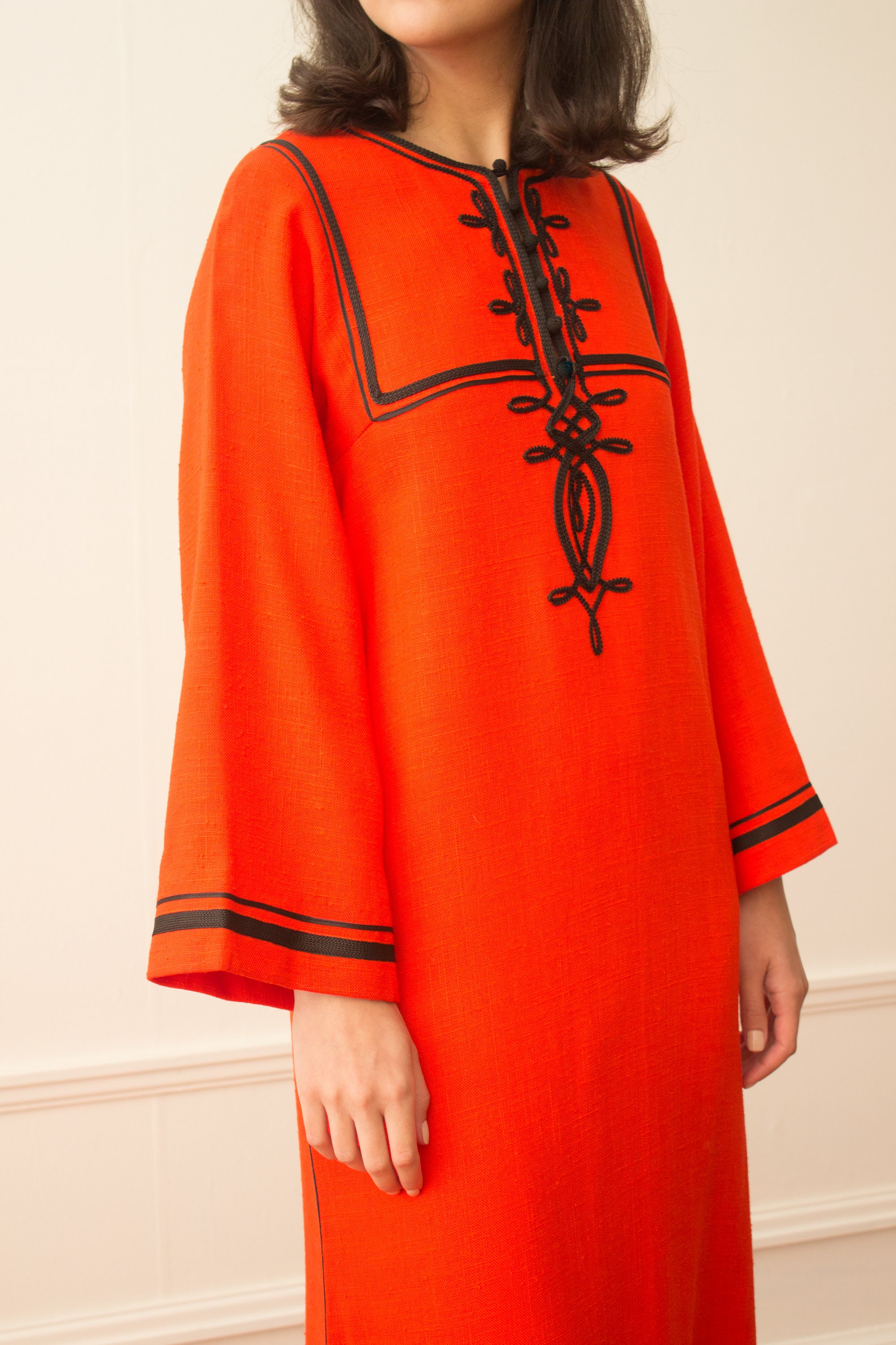 red kaftan (2 of 5).jpg