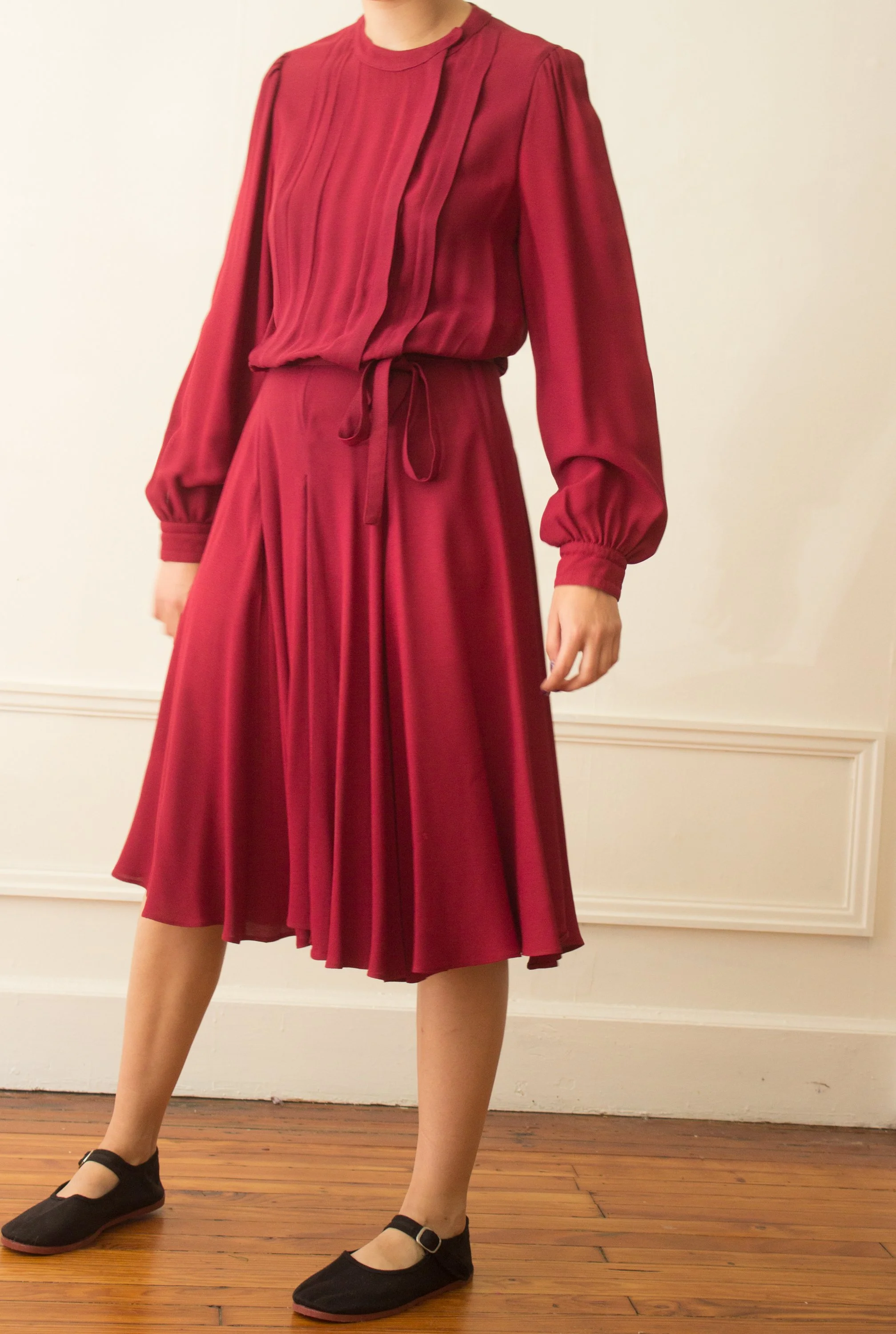 1970s Albert Nipon Wine Crepe Dress — Wayward Collection display picture 2